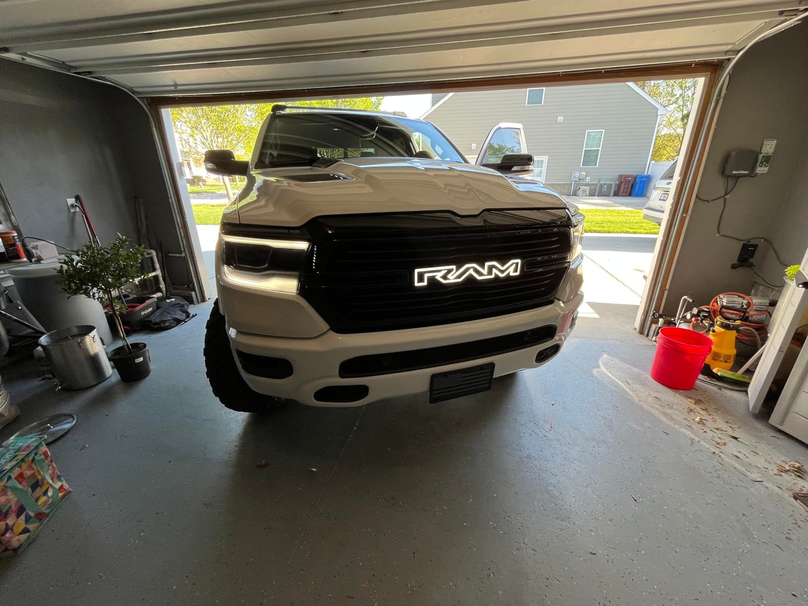 Illuminated White Grille Letter Lights w/Screws Compatible with Dodge ram 2013+1500