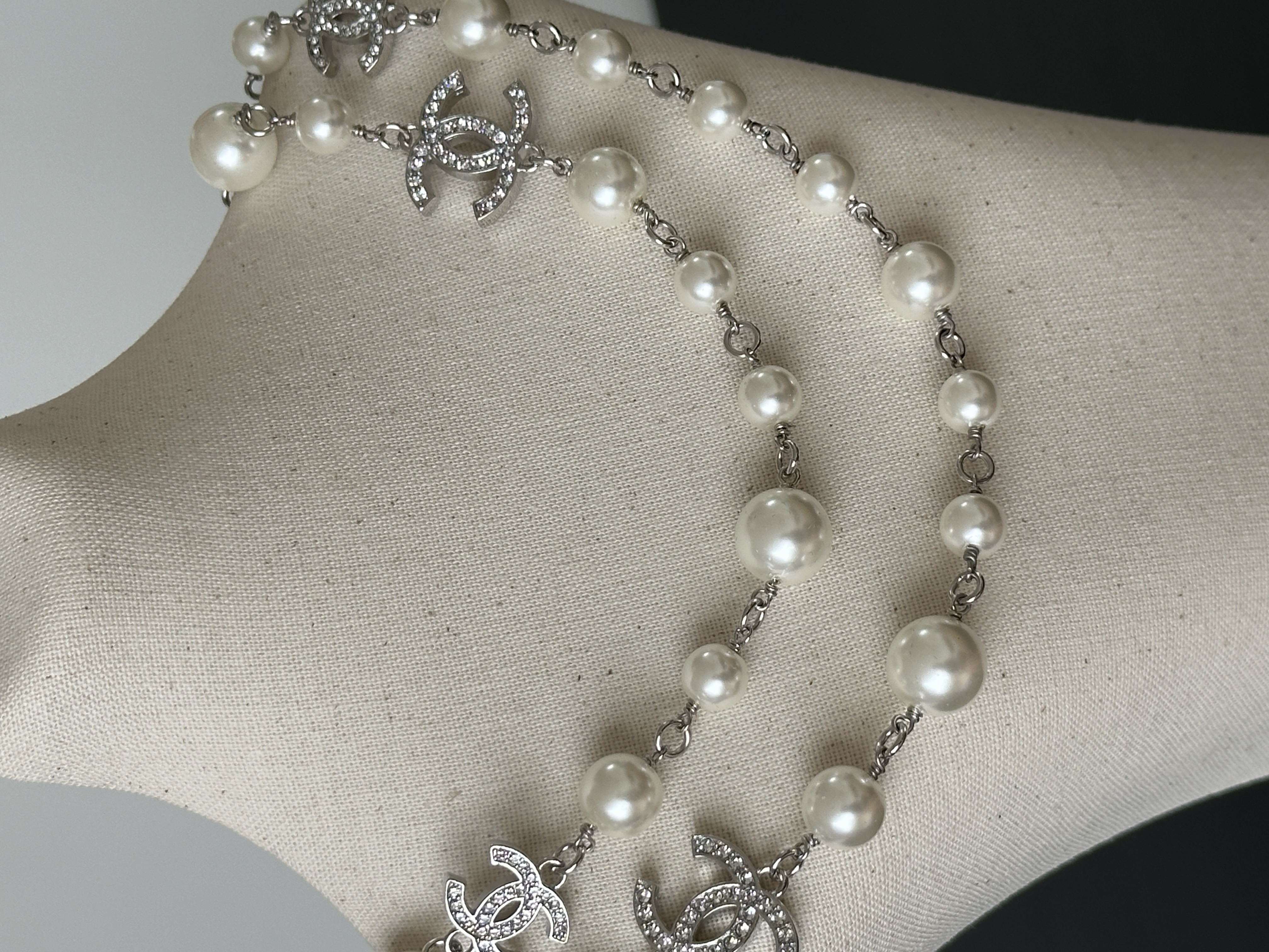 CHANEL Graduated Pearl Long Necklace