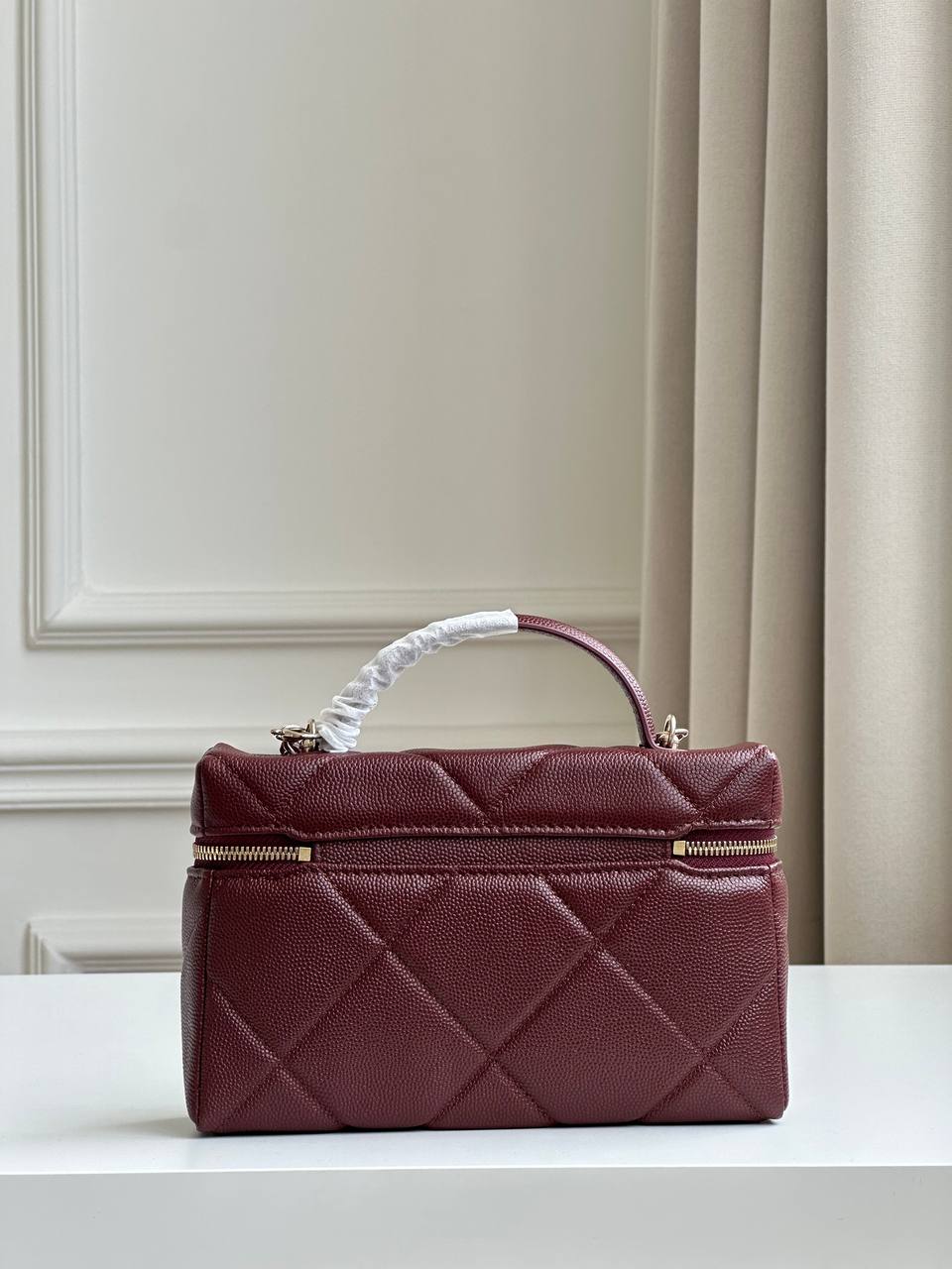 Chanel Burgundy Caviar Leather Diamond Quilt Double Zip Handheld Vanity Case Bag