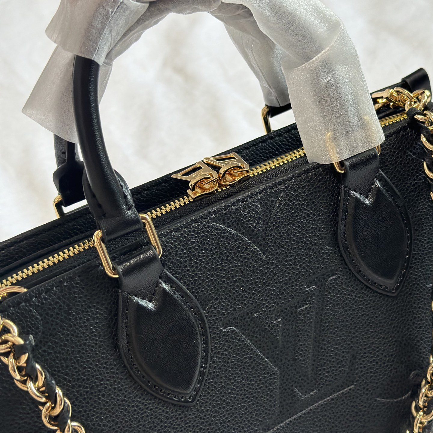 ONTHEGO EAST WEST BLACK MONOGRAM 25X14CM