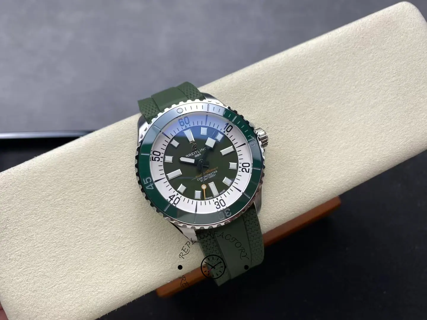 Breitling Superocean Automatic 44 Green Men's Diving Watch A17376A31L1S1 Replica