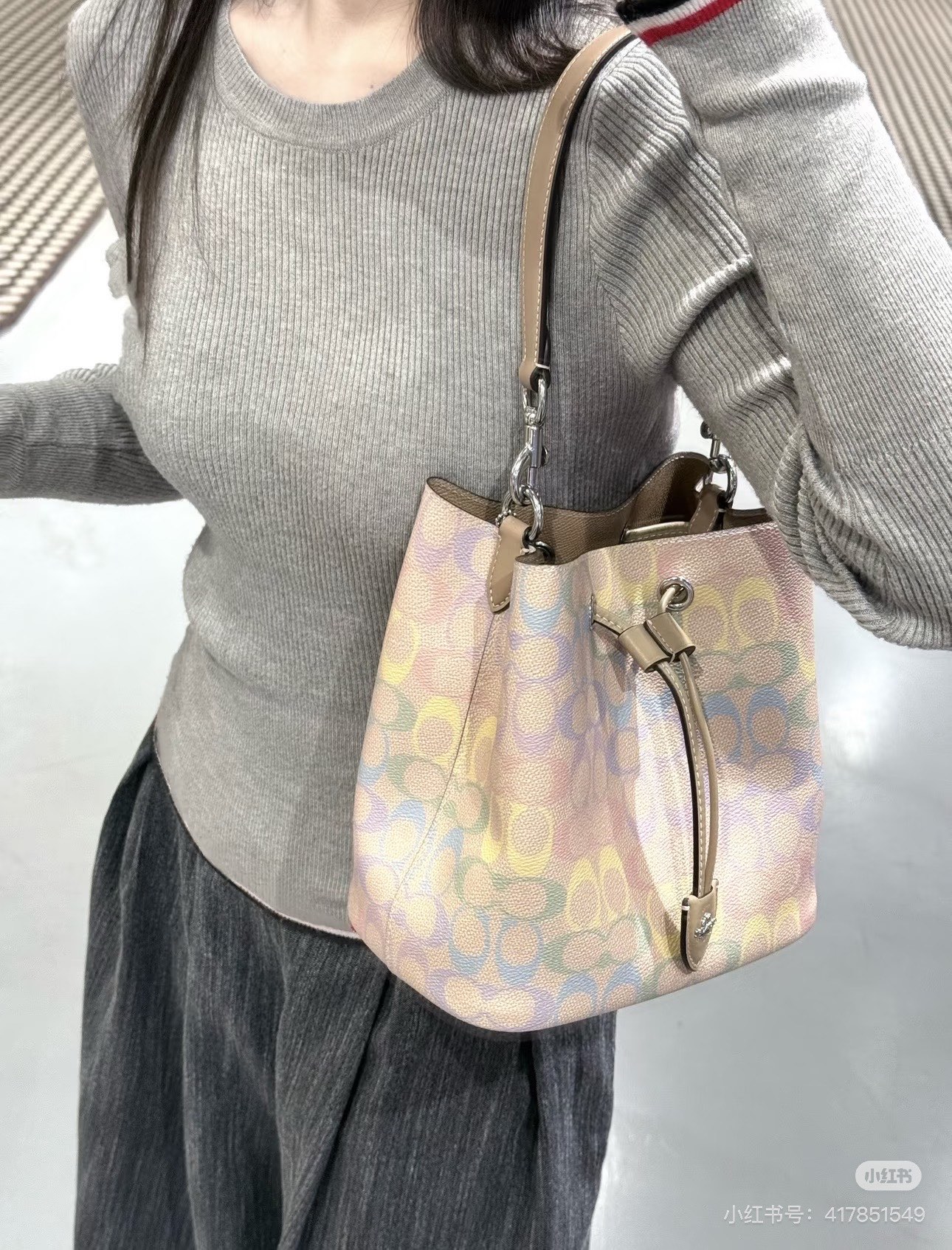 Women Handbag CEL14 CDY21 CBH06 CBH07 CDA92 CEA23 ROWAN BUCKET BAG IN PRETTY SIGNATURE CANVAS