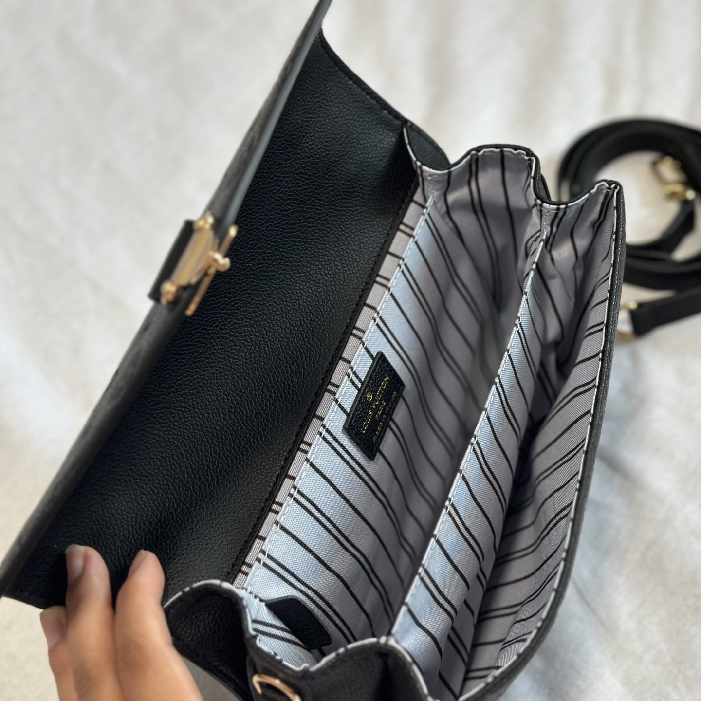POCHETTE METIS EAST WEST BLACK 21X6X13CM