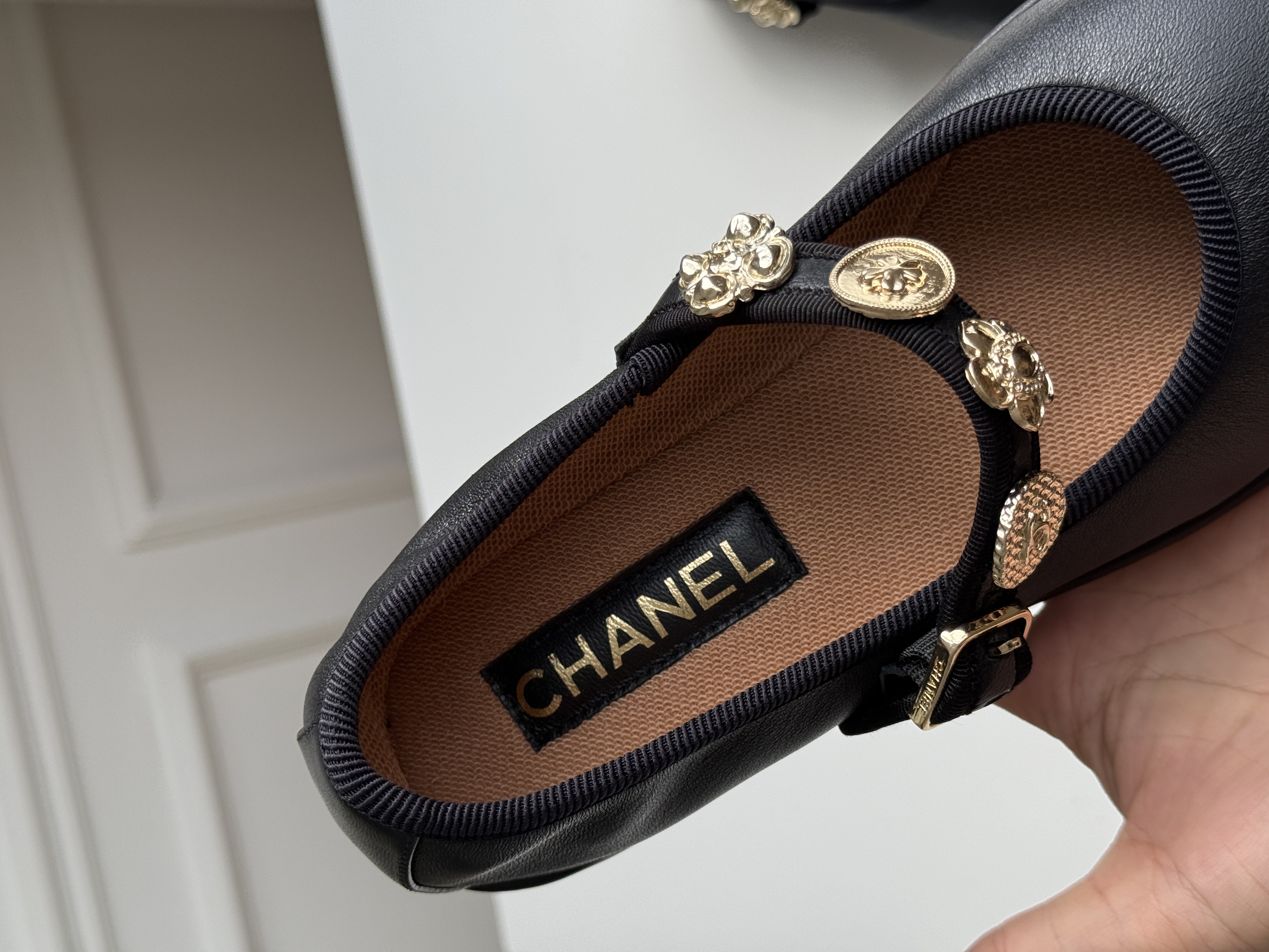 Chanel 24A Metiers d'Art Leather Mary Jane Charm Strap Flats