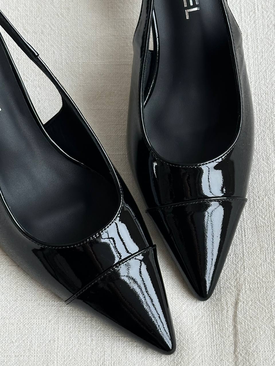 Chanel Black Patent Leather Pointed Toe Slingback Block Heel Sandals