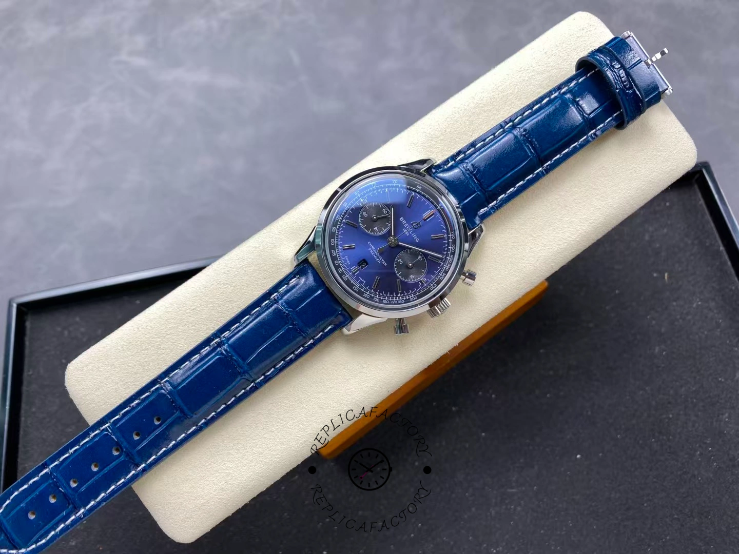 Breitling Premier B01 Chronograph 42mm AB0118A61C1P2 Replica