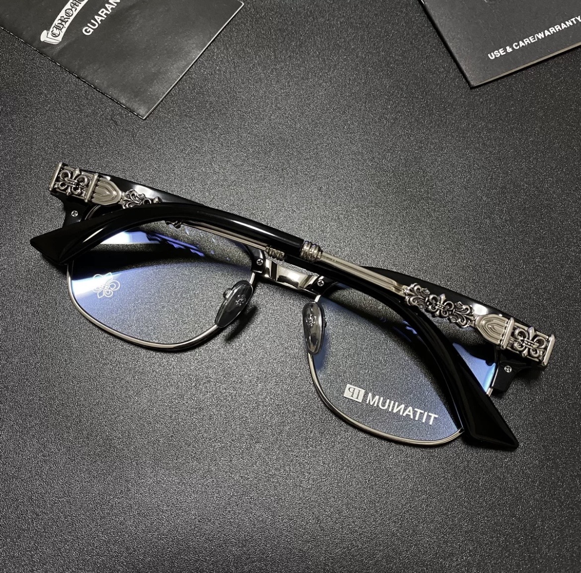 New chrome heart glasses with retro carvings