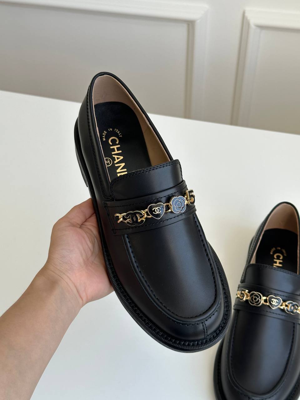 Chanel Black Smooth Calfskin Heart Camellia Interlocking CC Metal Chain Low Heel Loafers