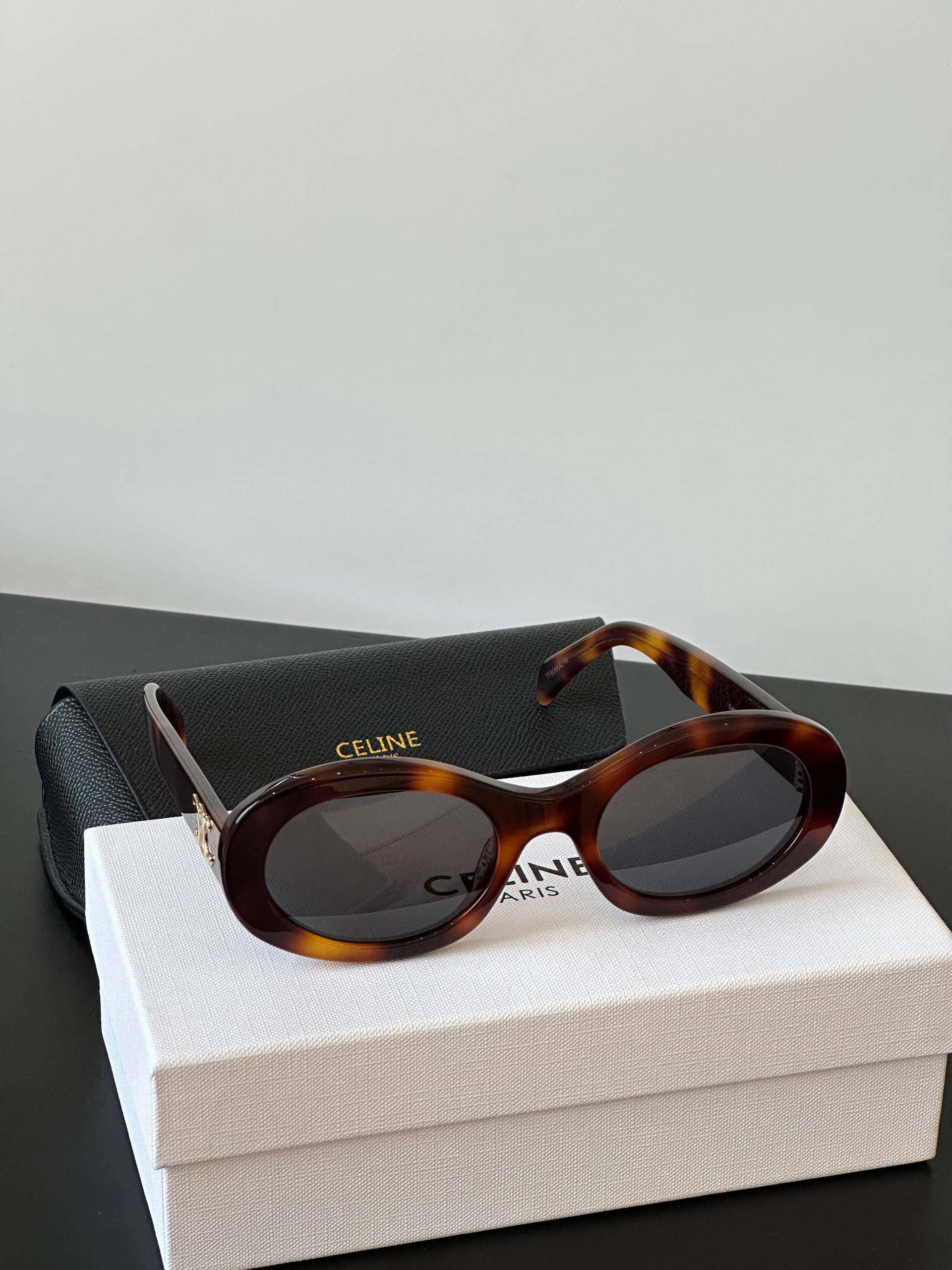 CELINE Triomphe Oval Cat-Eye Sunglasses
