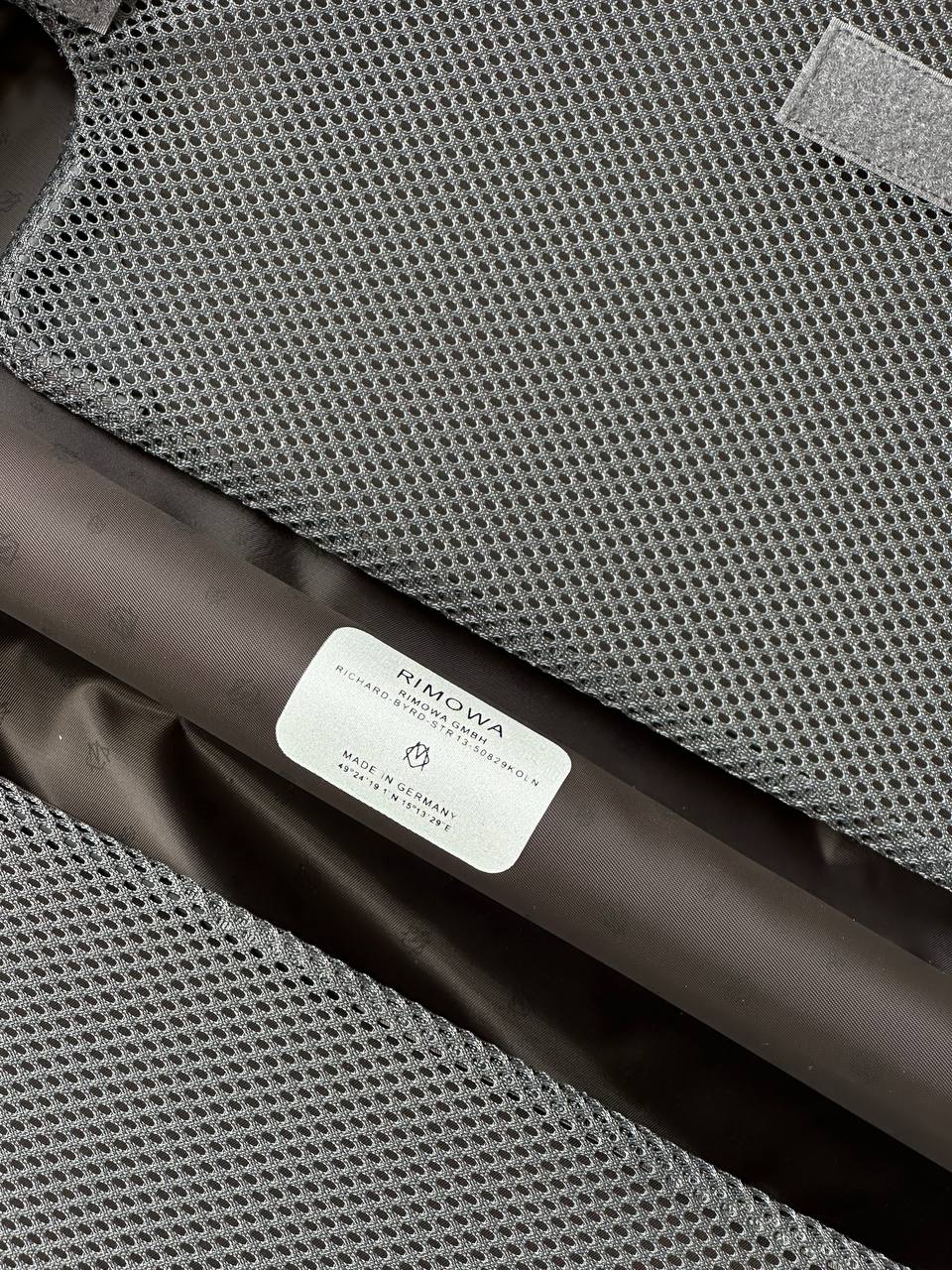 RIMOWA Classic Cabin Silver Aluminum-Magnesium Alloy 4-Wheel Carry-On Suitcase