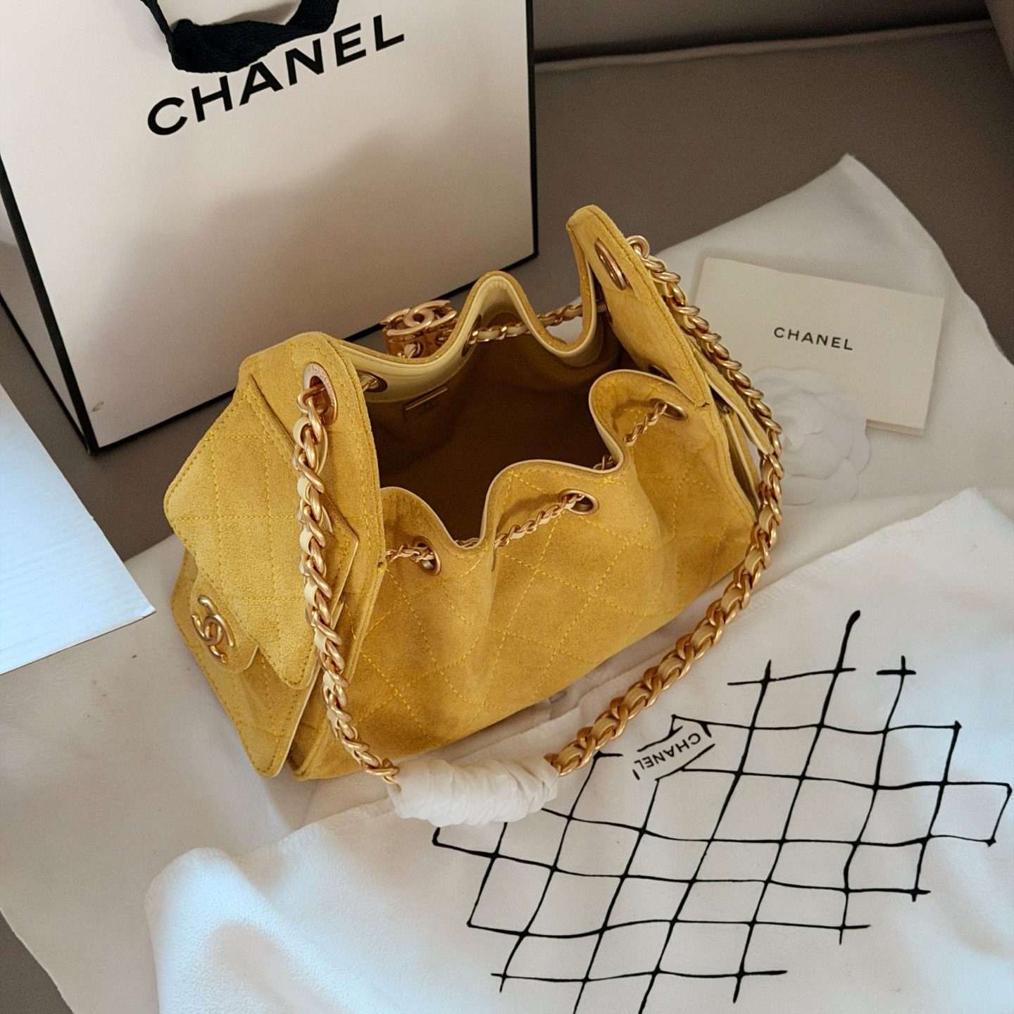 CHANEL 25 LIGHT YELLOW 22CM*15CM