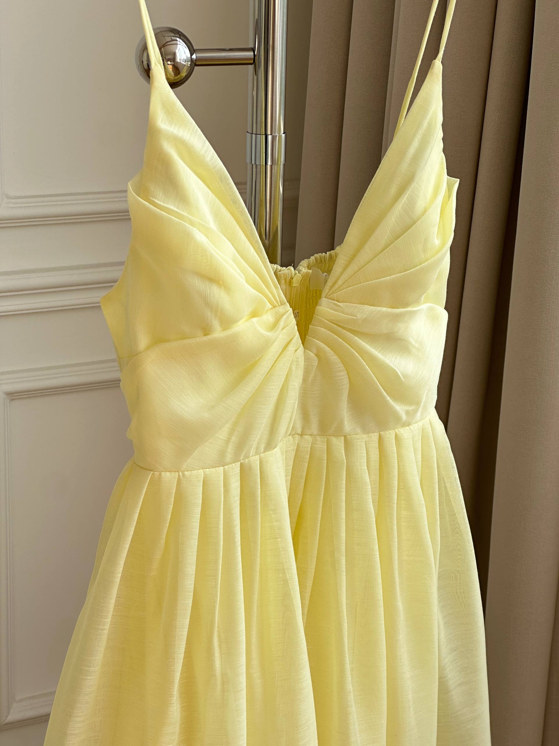 Cream yellow V-neck camisole puff dress