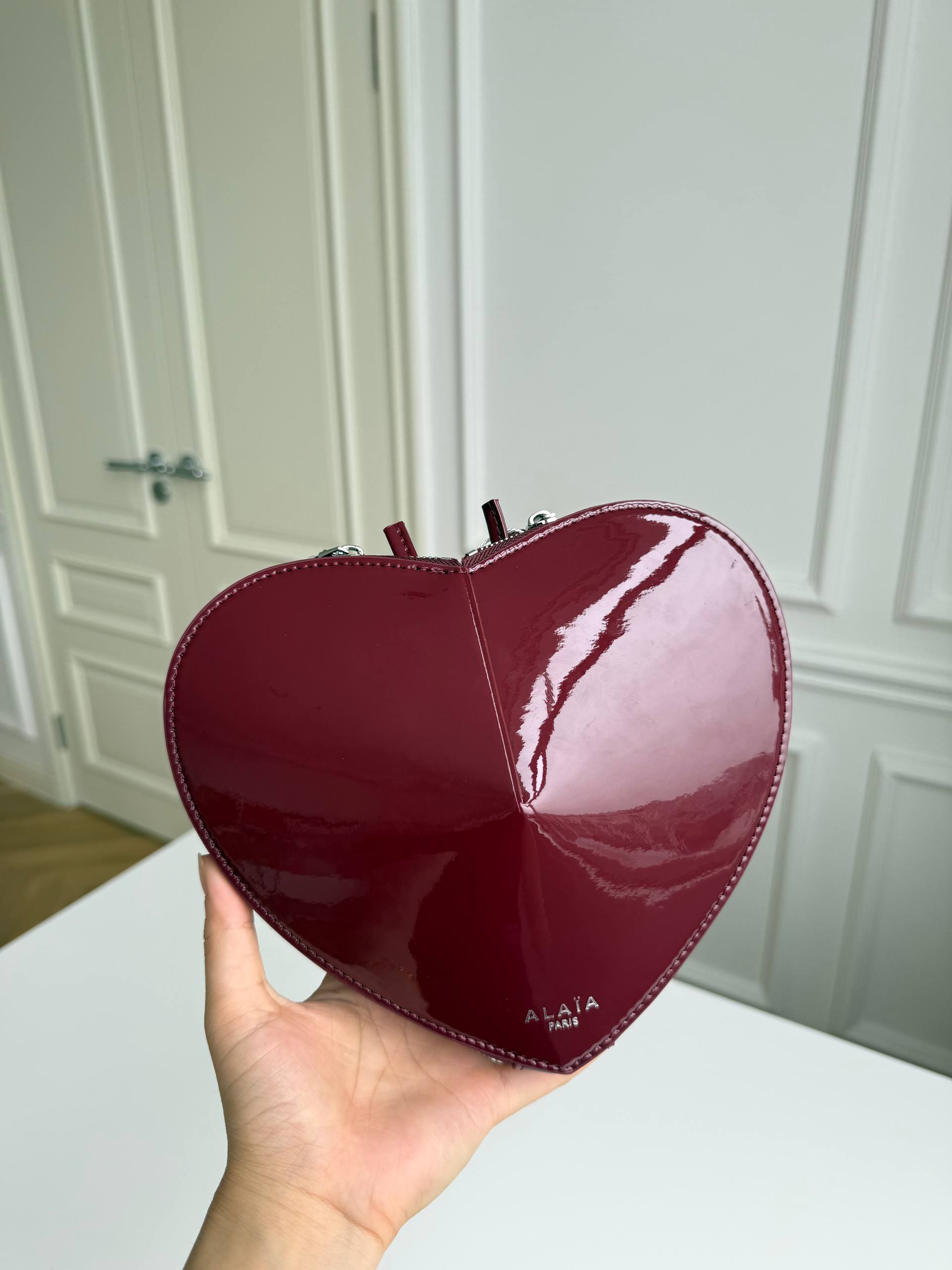 Alaïa Le Cœur Patent Leather Heart-Shaped Shoulder Bag