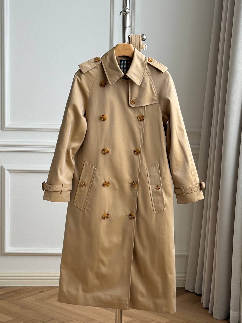 Burberry Long Waterloo Heritage Trench Coat