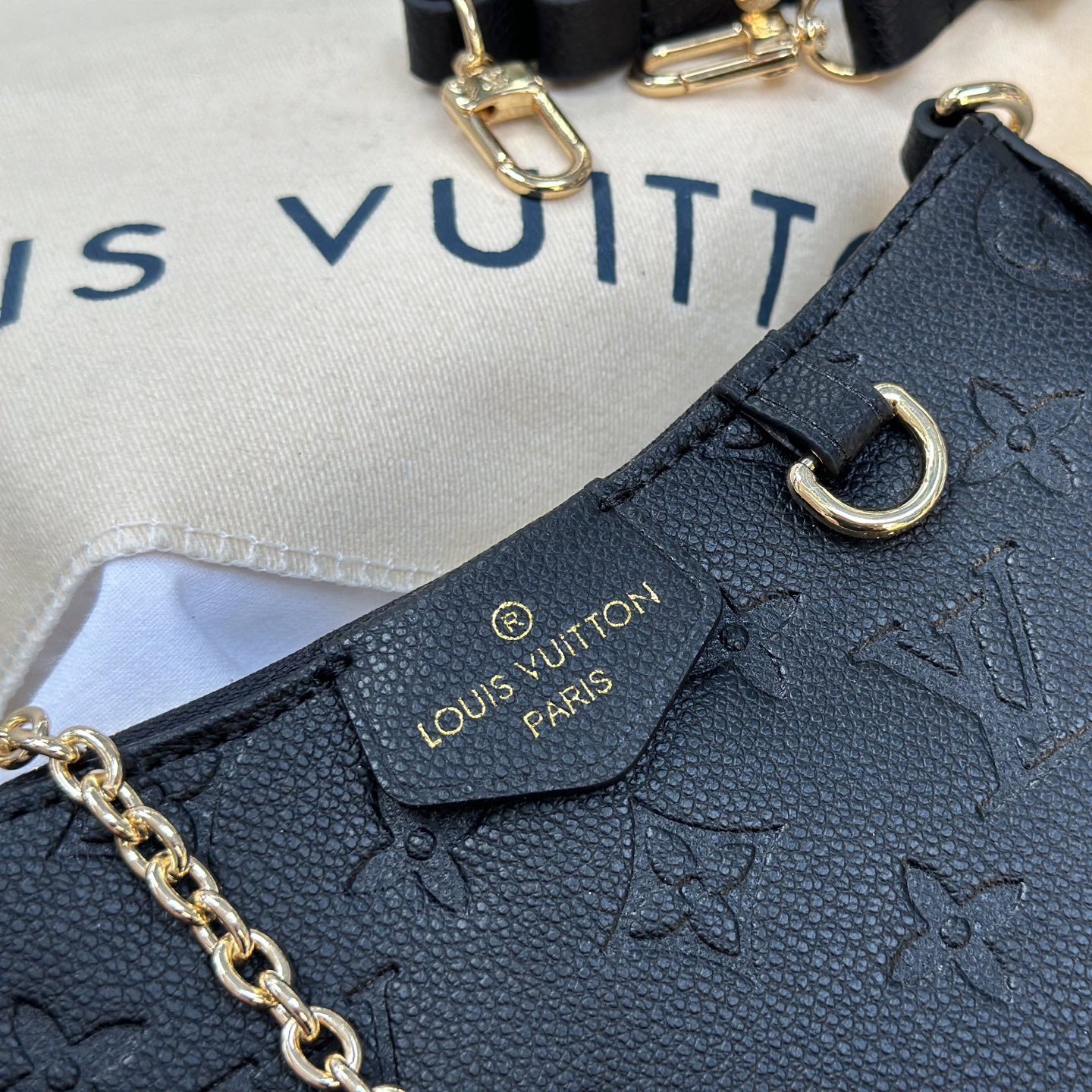 LIV POCHETTE LIV