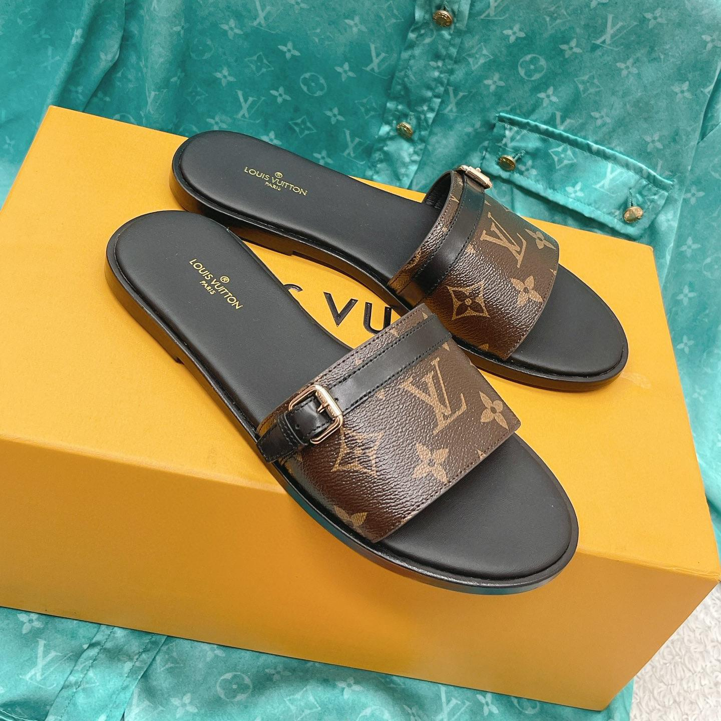 LV Comfortable Flat Slippers  Slide Sandal