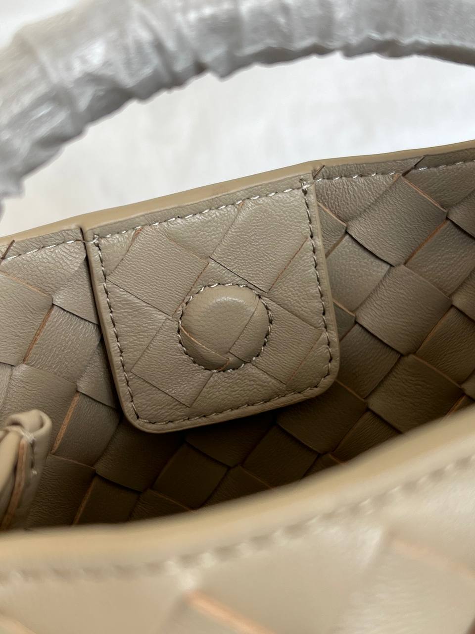 Bottega Veneta Oatmeal Intrecciato Woven Leather Drawstring Bucket Bag