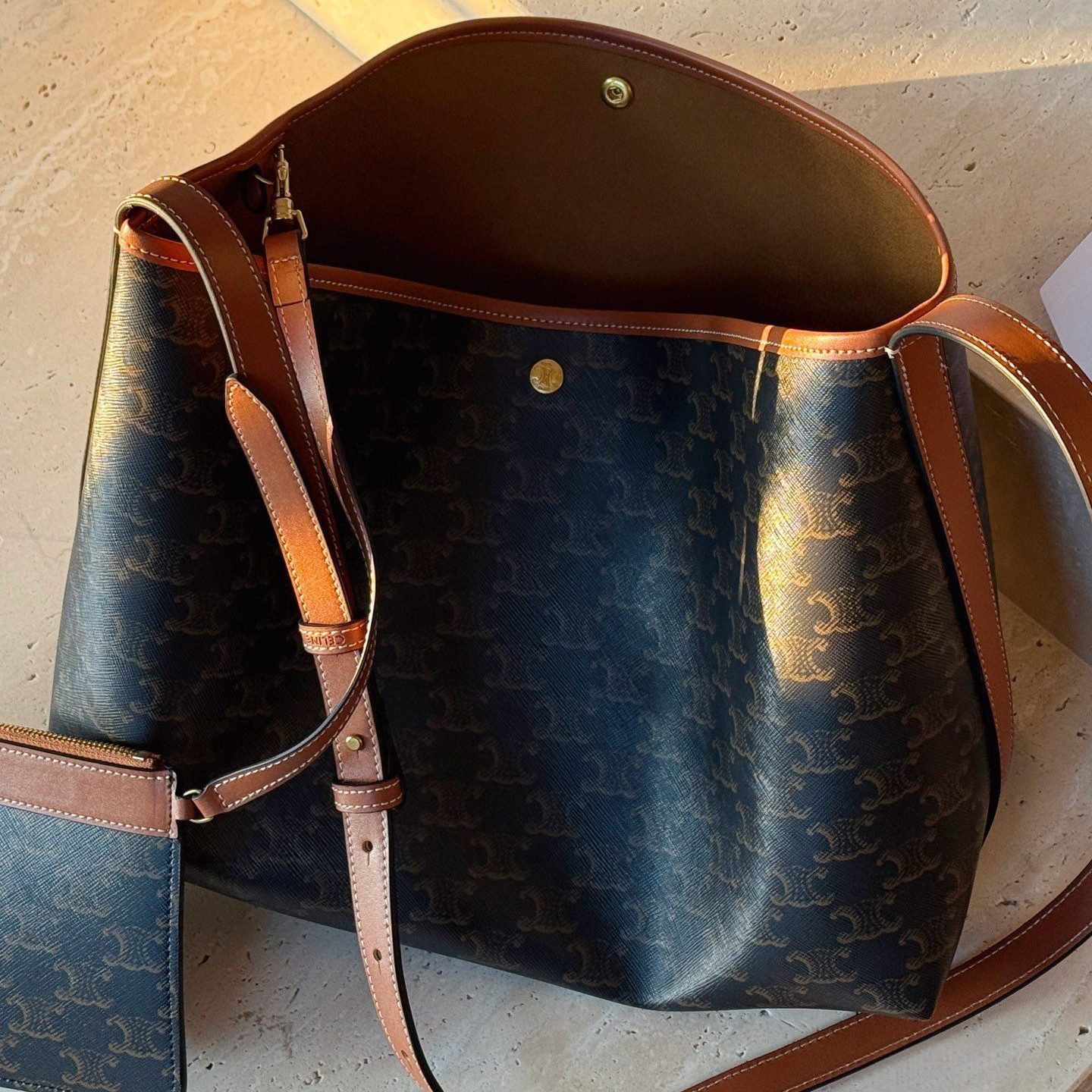 SOFT SHOPPER BAG IN TRIOMPHE CANVASAND CALFSKIN ENCRE 18X22CM