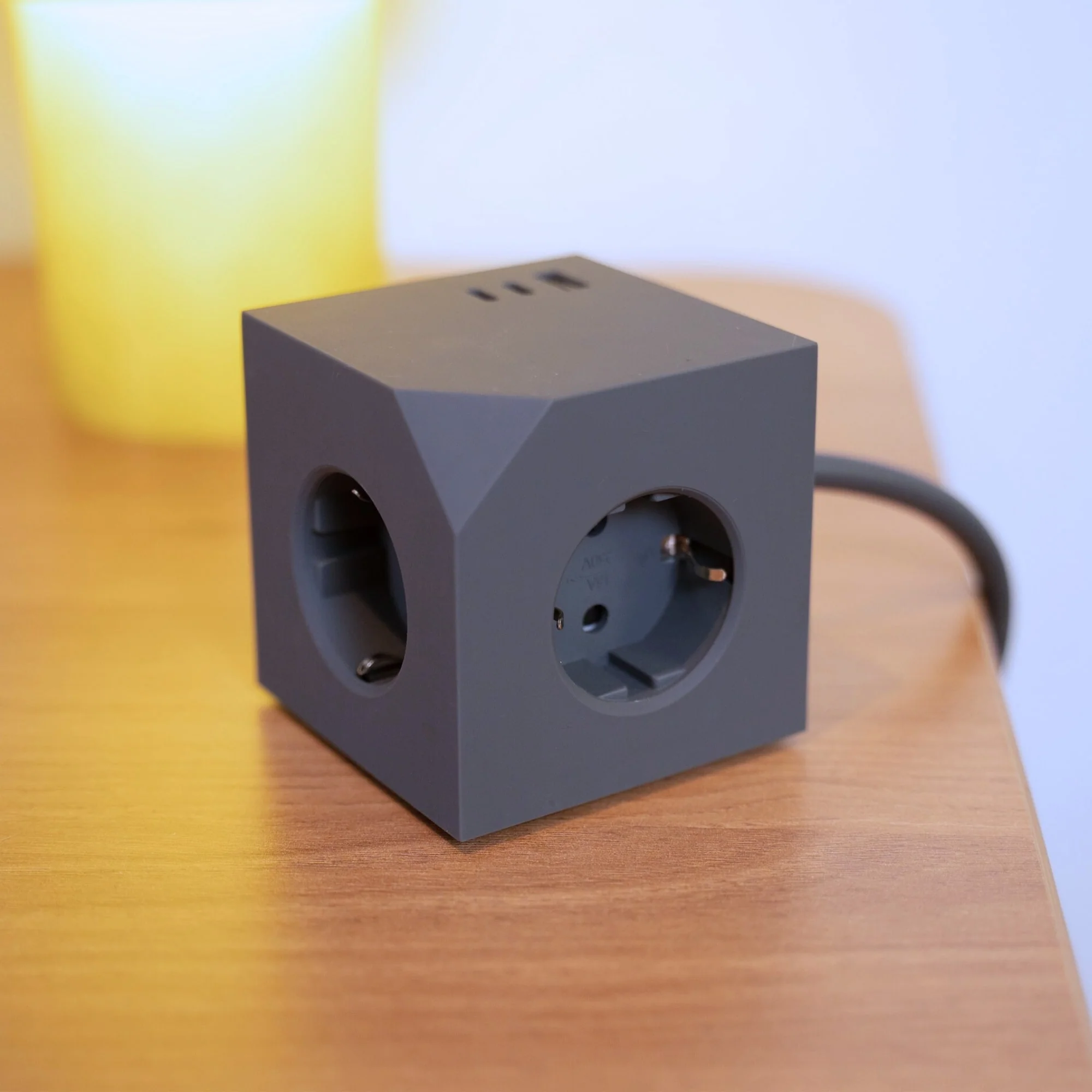 Multiprise cube pour le bureau CUBE