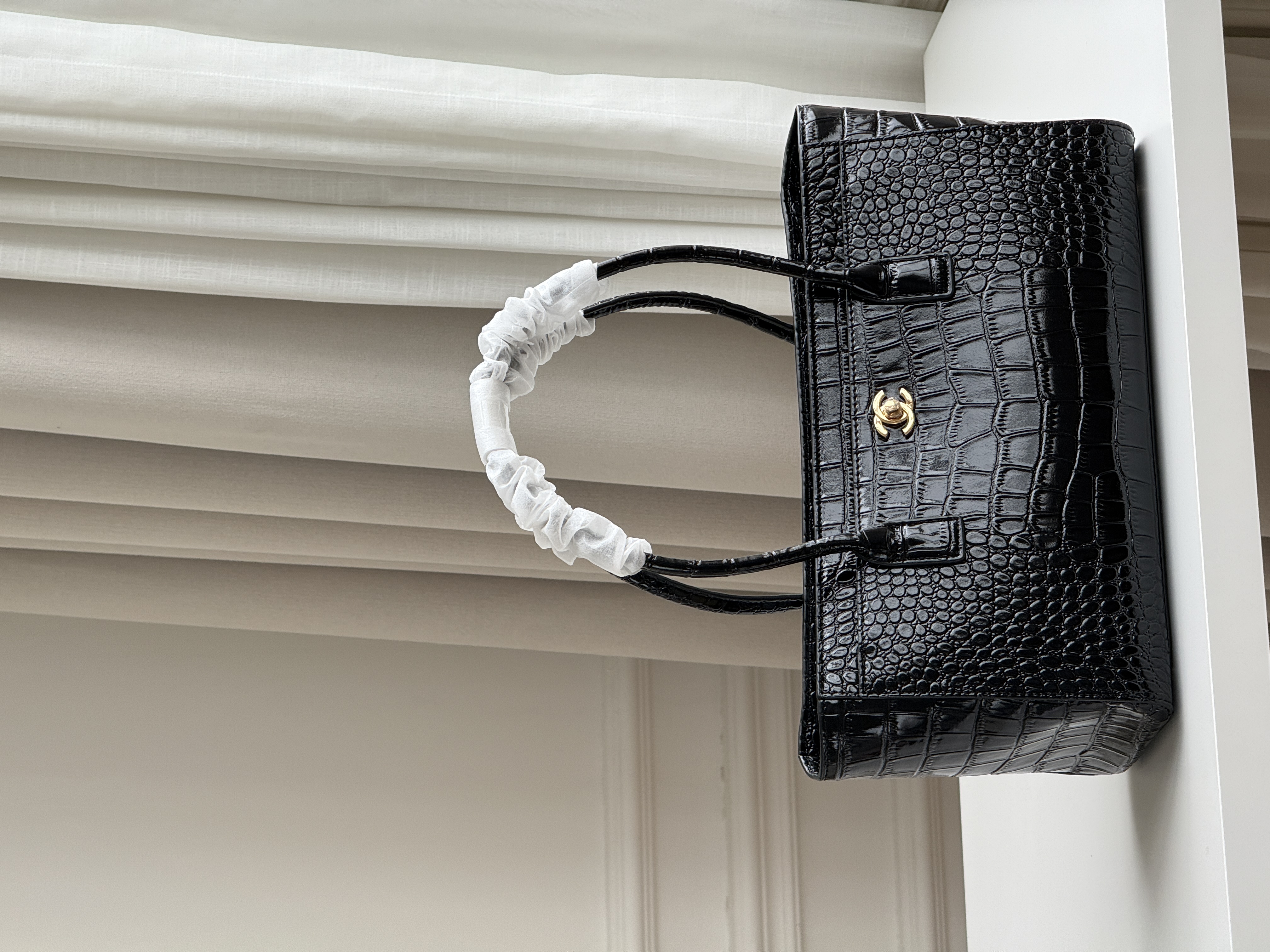 CHANEL 26S Crocodile Embossed Calfskin Tote Shopping Bag