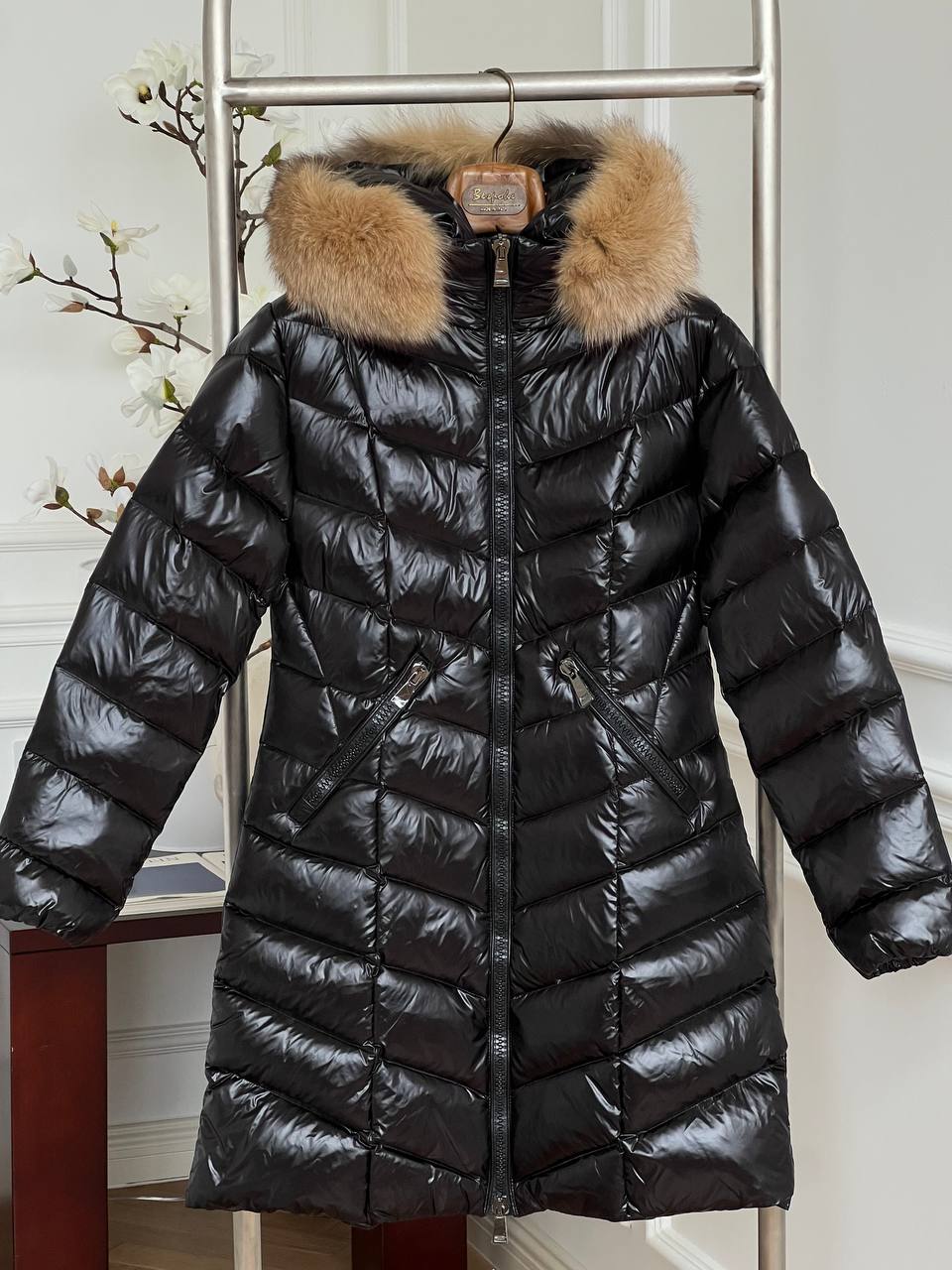 Moncler Black Shiny Fabric Fox Fur Collar Waist-tailored Mid-length Down Jacket