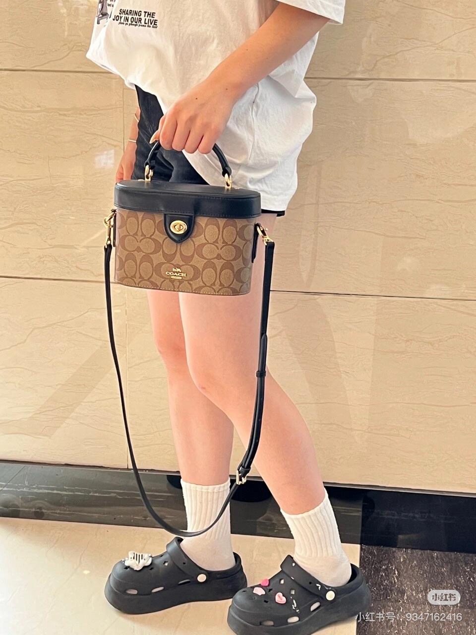 Women Handbag 78277 76714 8165 5504 KAY CROSSBODY  BLOCKED SIGNATURE CANVAS Cosmetic bag