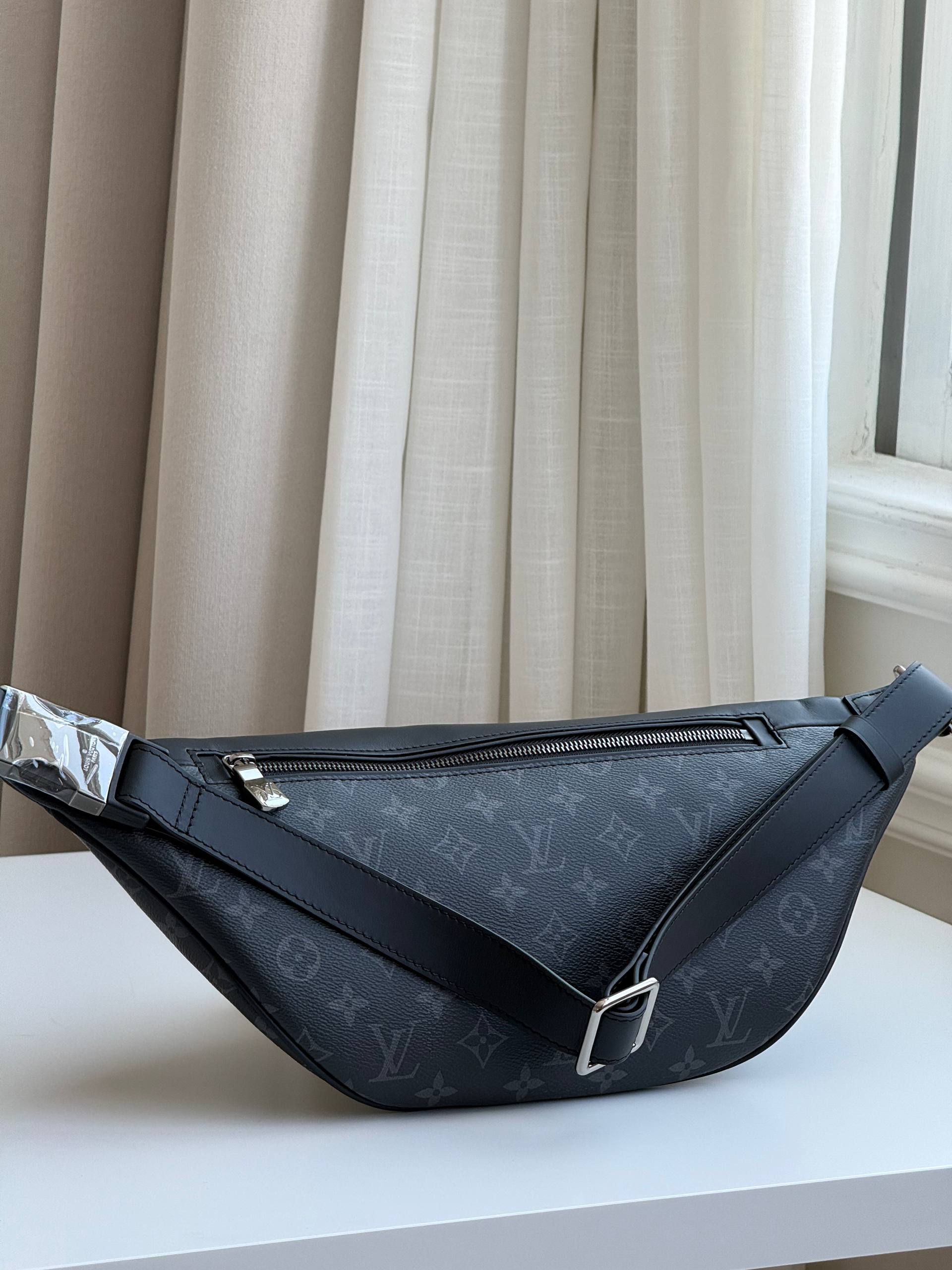 Louis Vuitton Discovery Bumbag PM
