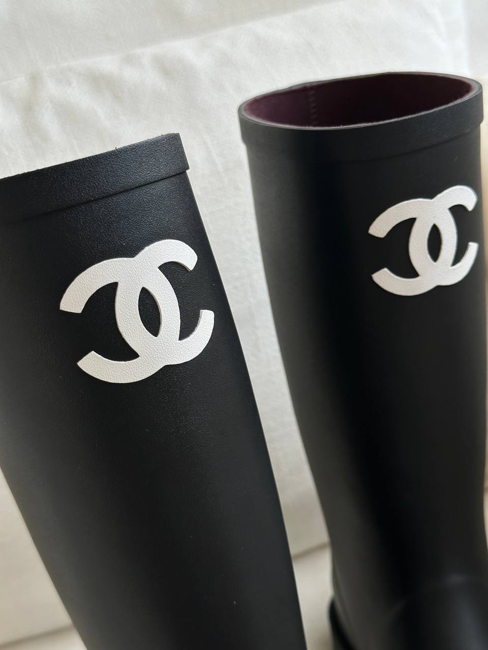 CHANEL Caoutchouc CC Logo High Rubber Rain Boots