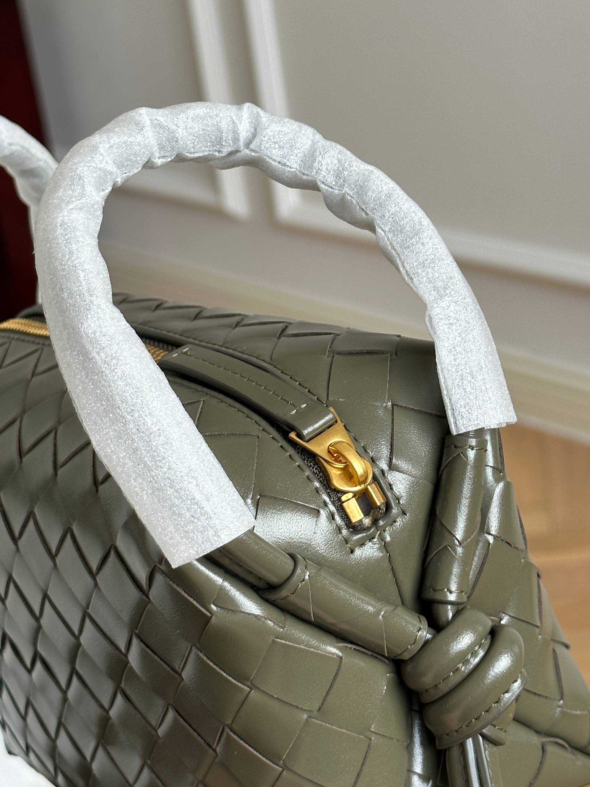 Bottega Veneta Olive Green Intrecciato Woven Knot Handle Crossbody Camera Bag
