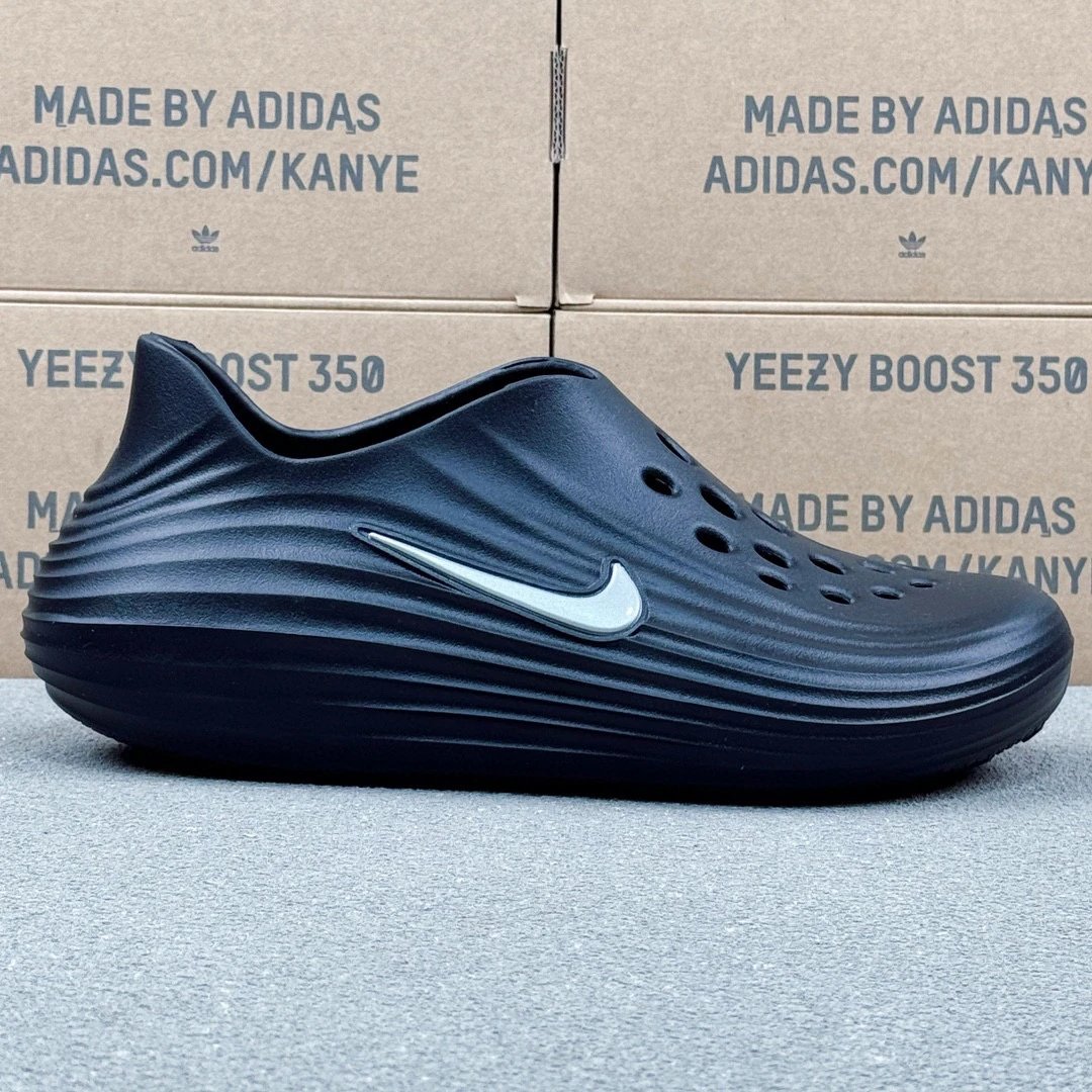 NK React & Rejuven 8 summer shoes black