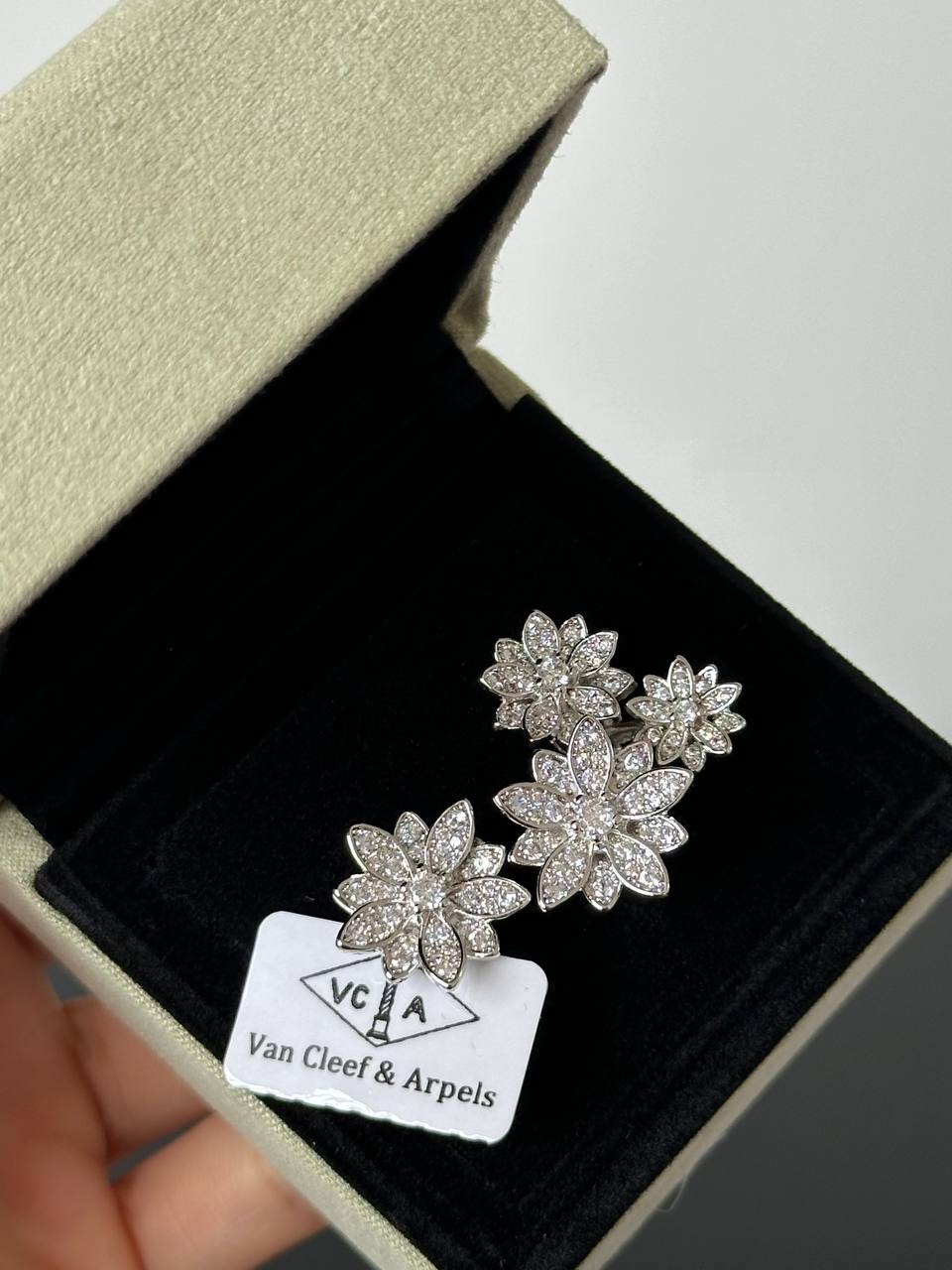 Van Cleef & Arpels Lotus Between the Finger Ring