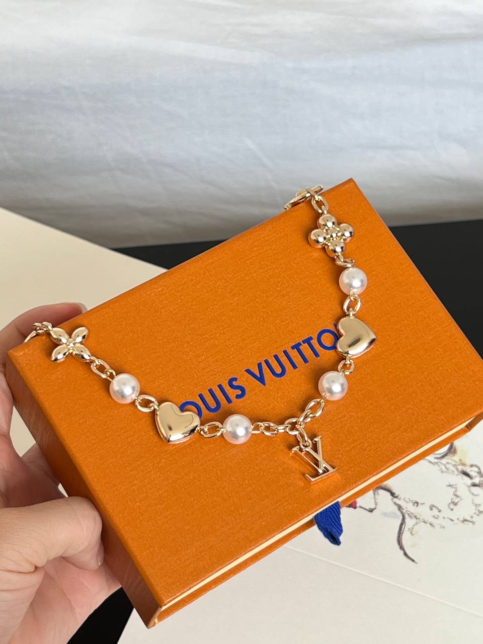 Louis Vuitton Heart & Flower Pearl Metal Chain Necklace