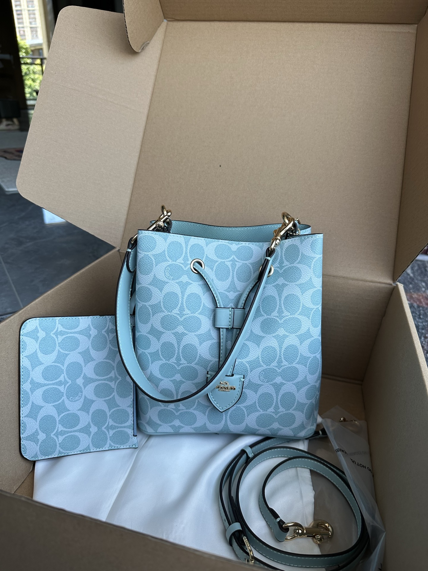 Women Handbag CEZ36 Rowan Bucket Bag In Signature Canvas