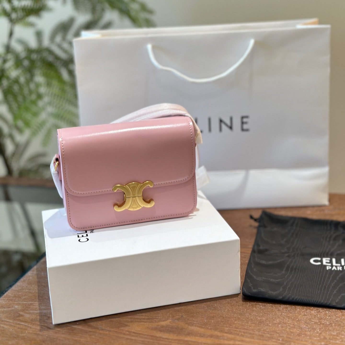 CLASSIQUE TRIOMPHE BAG IN SHINYCALFSKIN