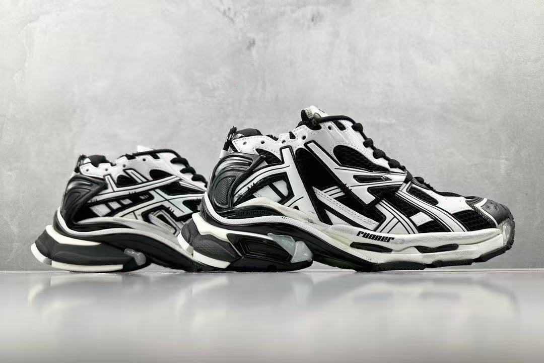 balenciaga runner black and white shoes