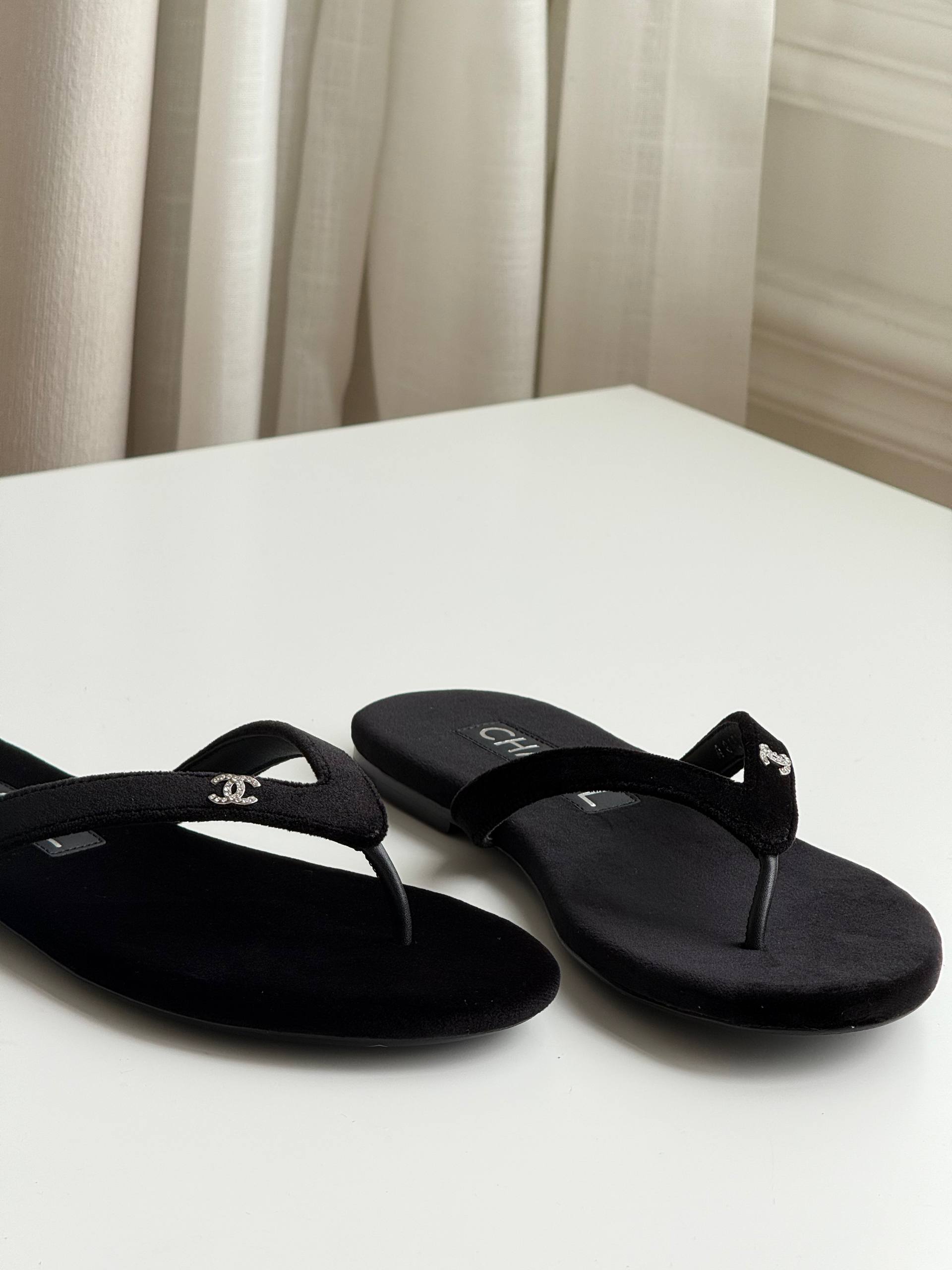 CHANEL Crystal CC Logo Black Suede Flip-Flop Sandals