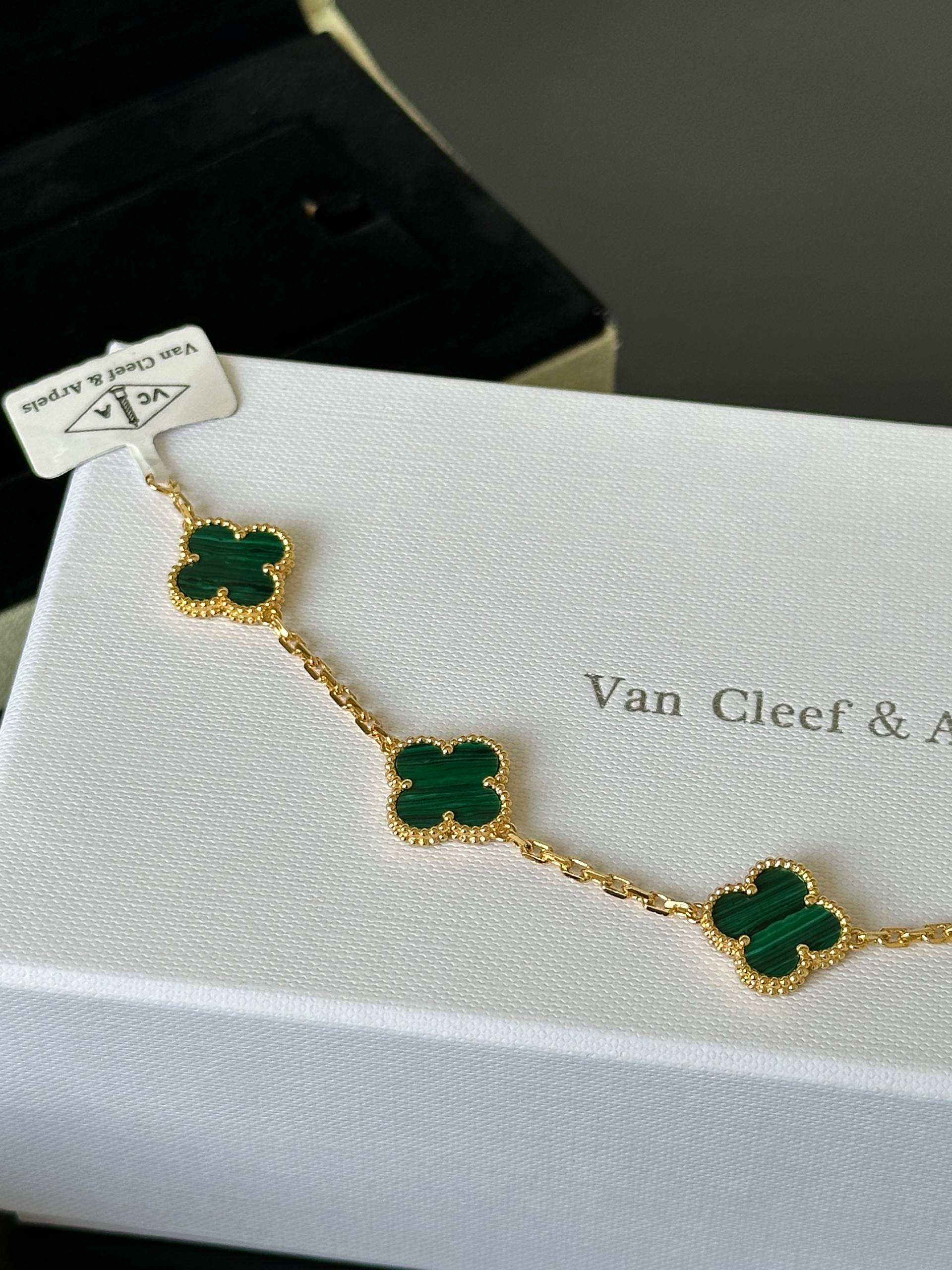VCA Malachite 5-Motifs Bracelet