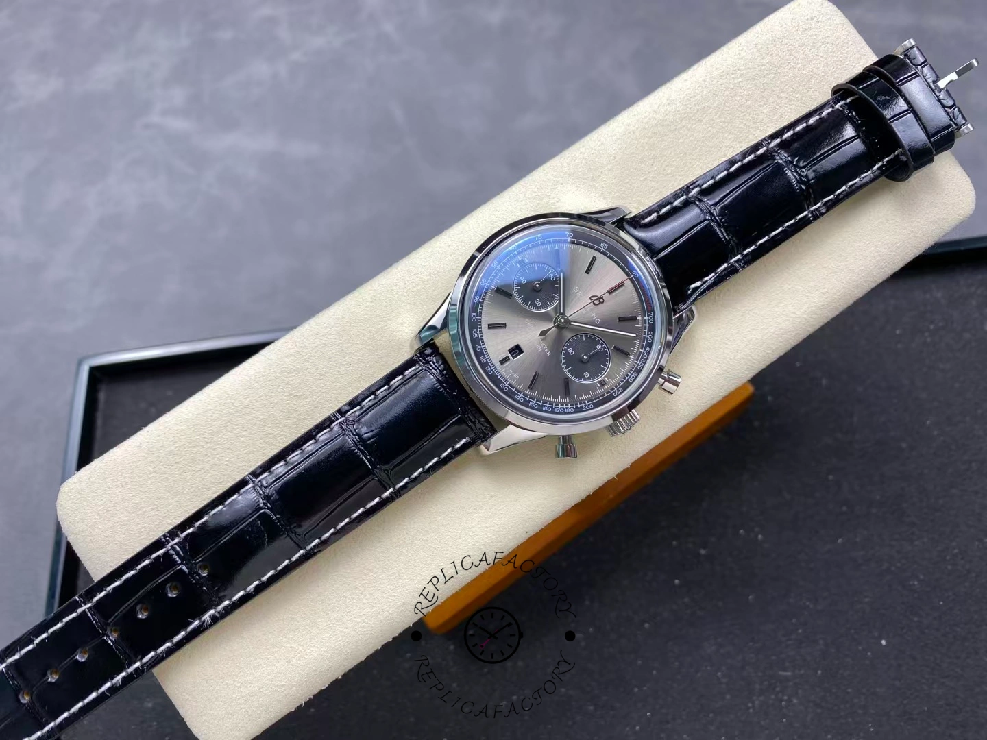 Breitling Premier B01 Chronograph 42mm AB0118221B1P1 Replica