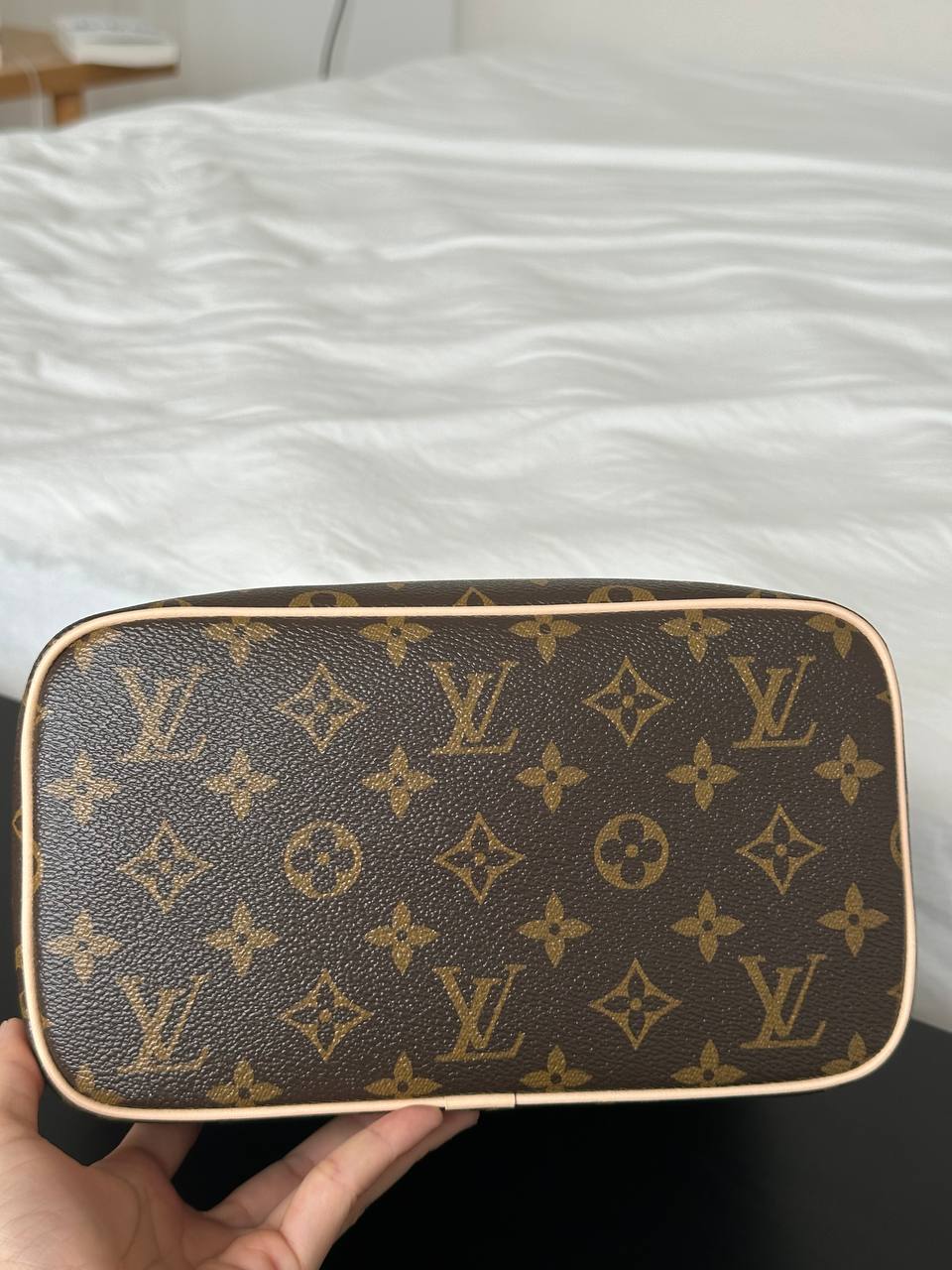 LOUIS VUITTON Nice Mini Monogram Cosmetic Vanity Case