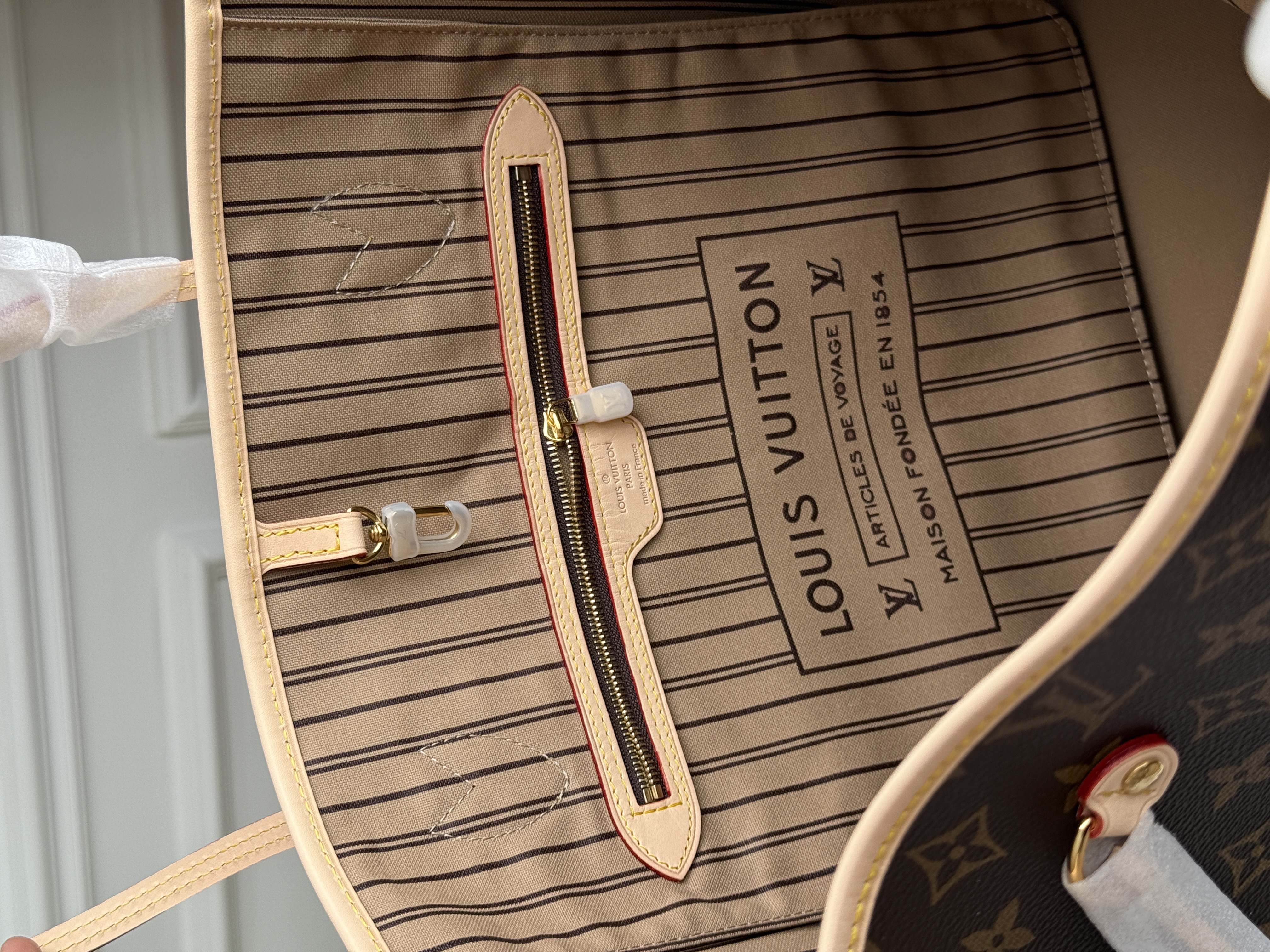 Louis Vuitton Neverfull MM Monogram Tote Bag
