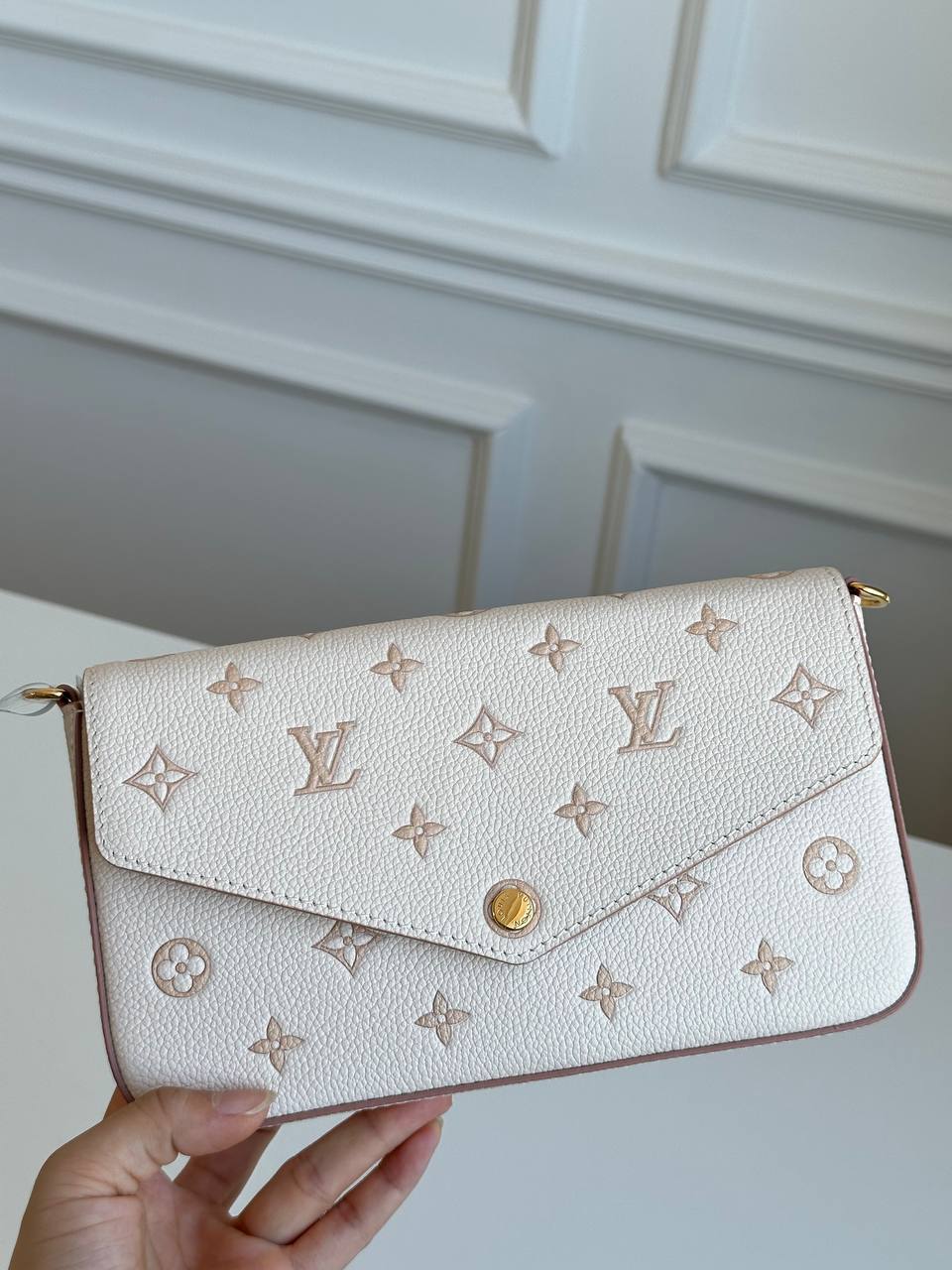 Louis Vuitton Off-White Embossed Monogram Empreinte Leather Felicie Envelope Chain Crossbody Bag