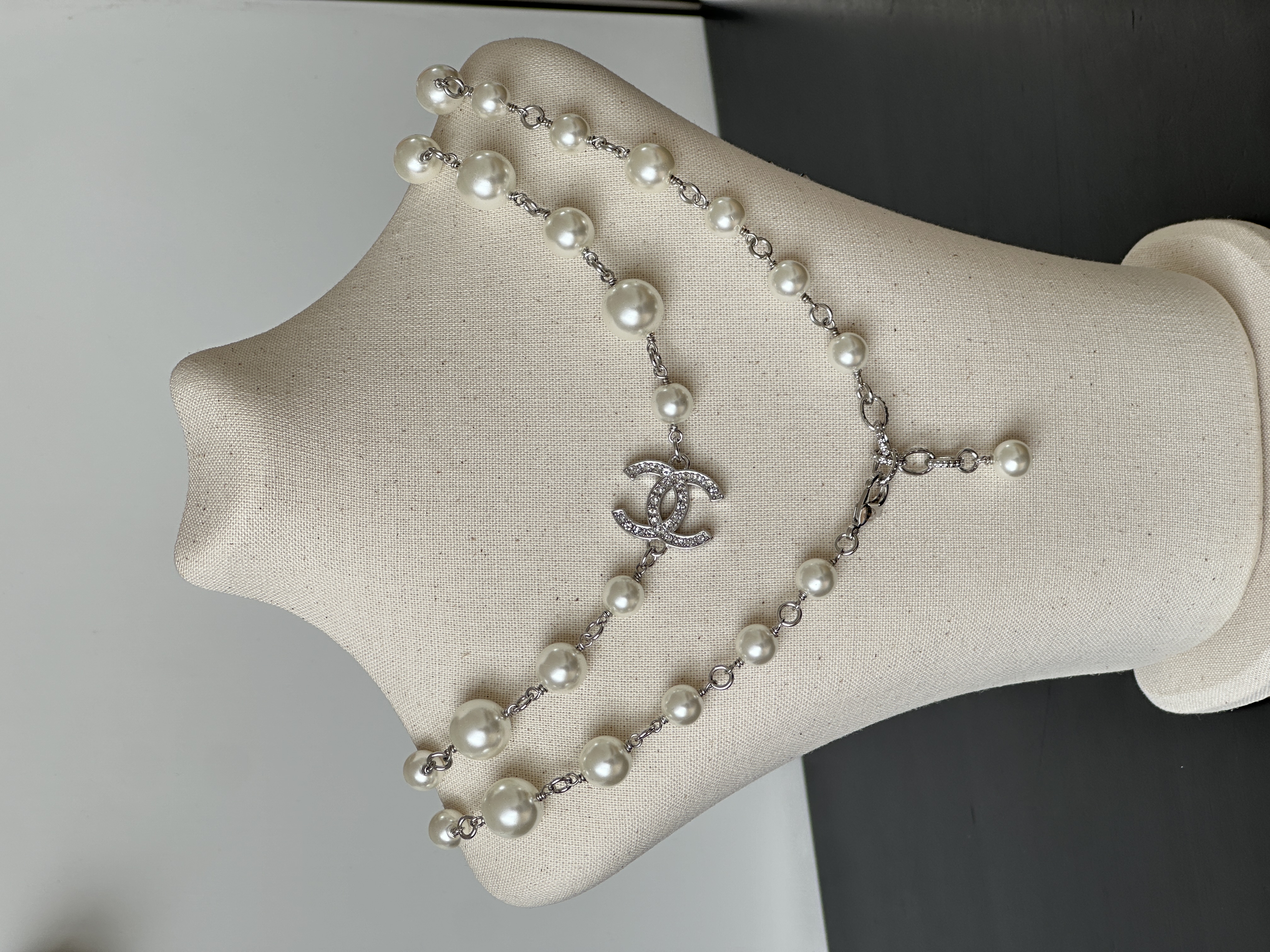 CHANEL Graduated Pearl Long Necklace