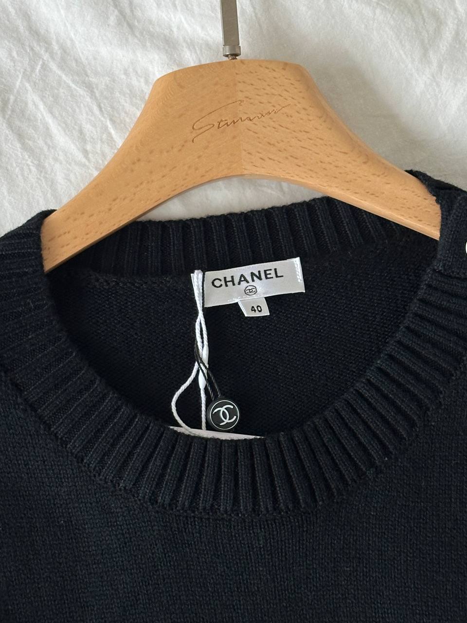 CHANEL Round Neck Wool Knit Sweater with CC Metal Buttons on Shoulder