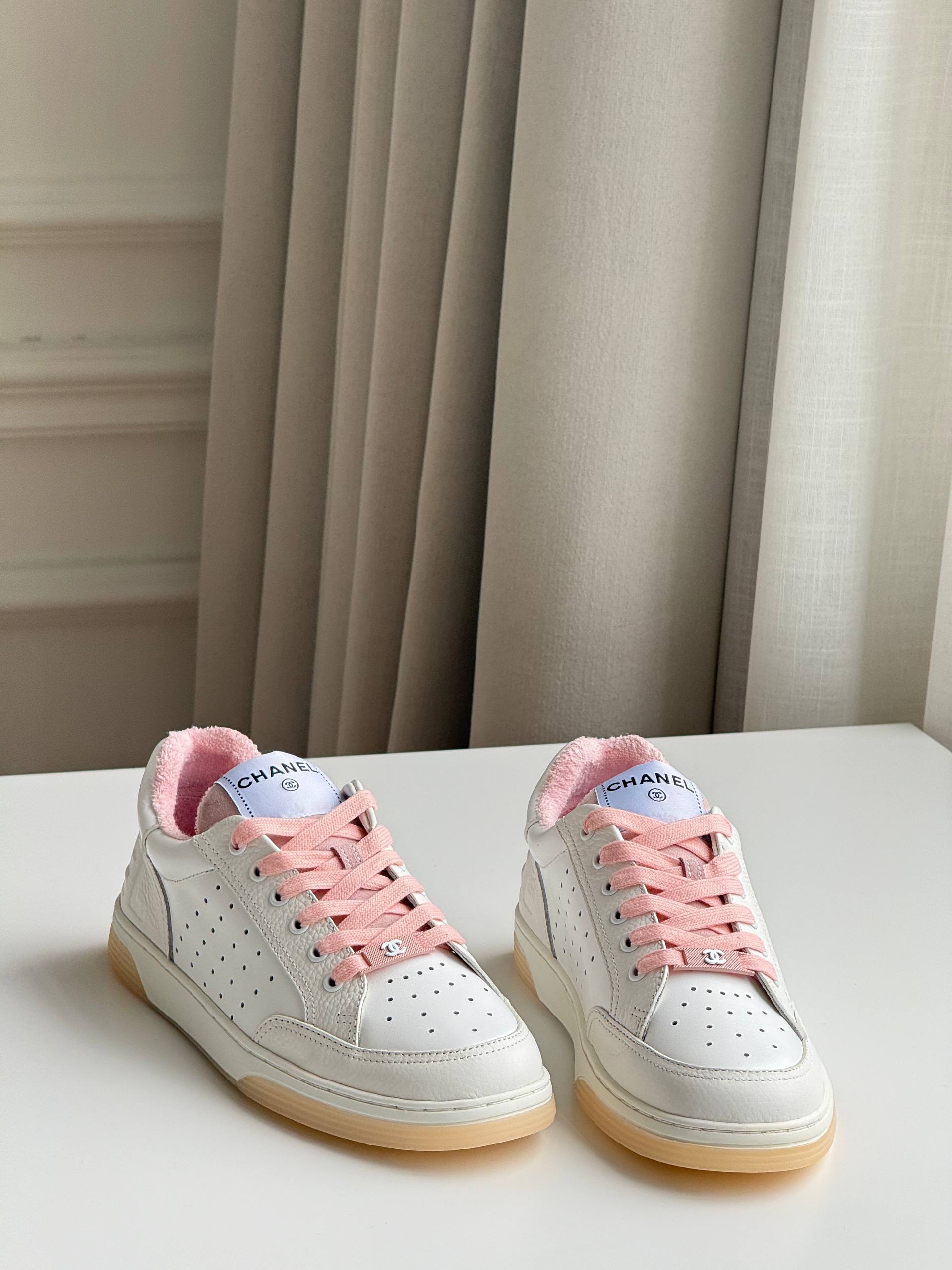 CHANEL Low-Top Sneakers