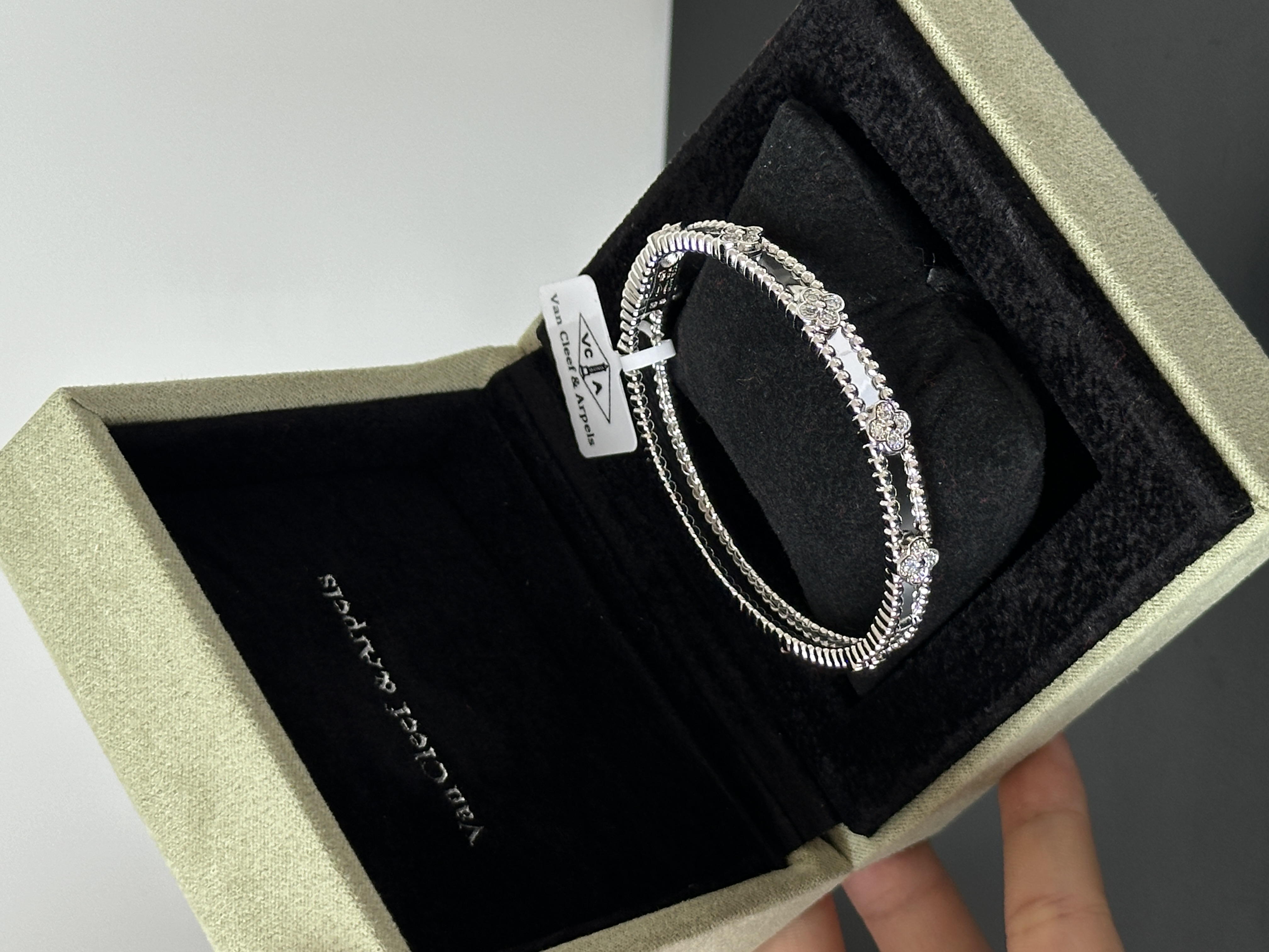 Four-Leaf Clover Paved Diamond Beaded Edge Bangle Bracelet