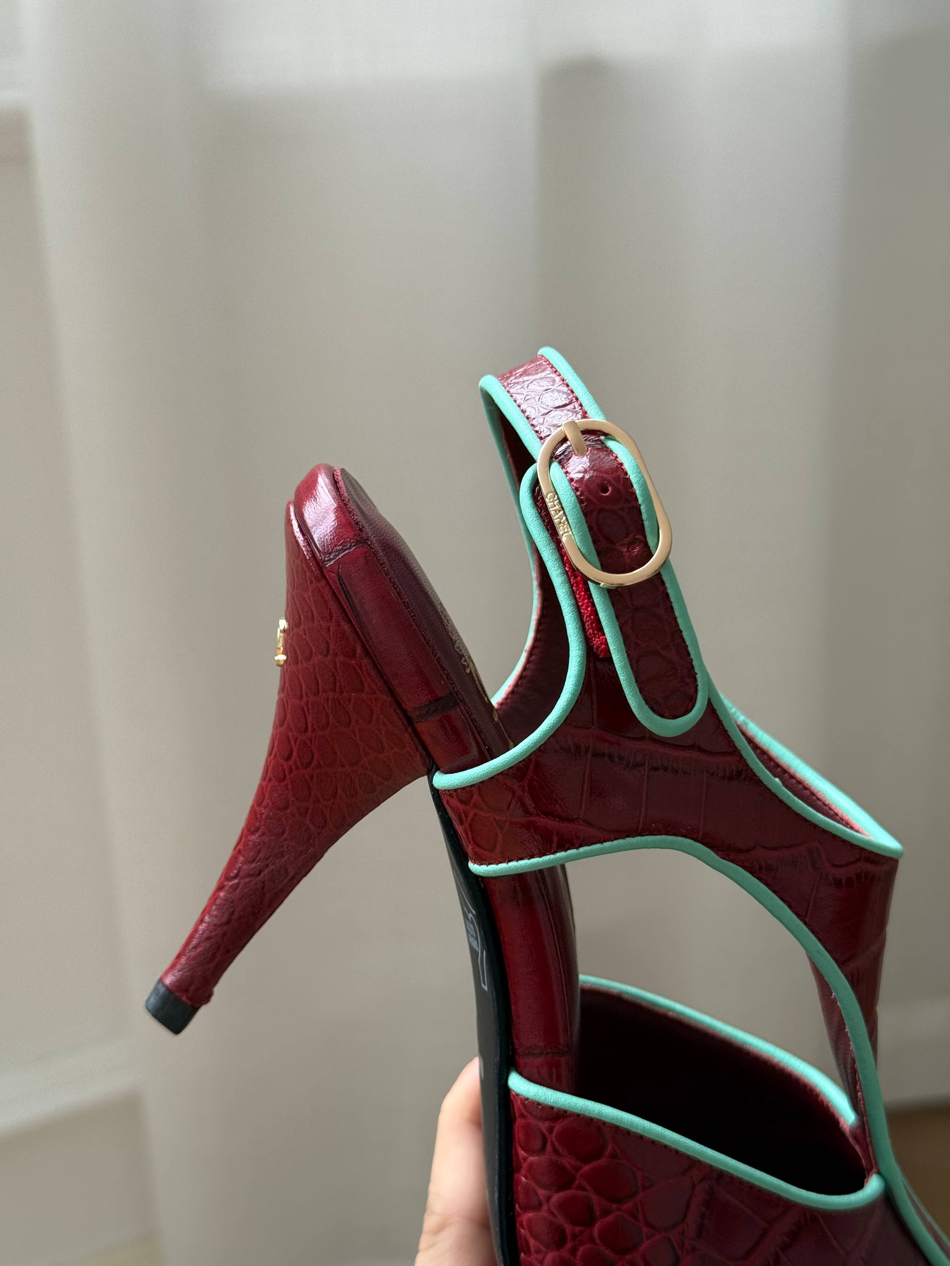 CHANEL Slingbacks