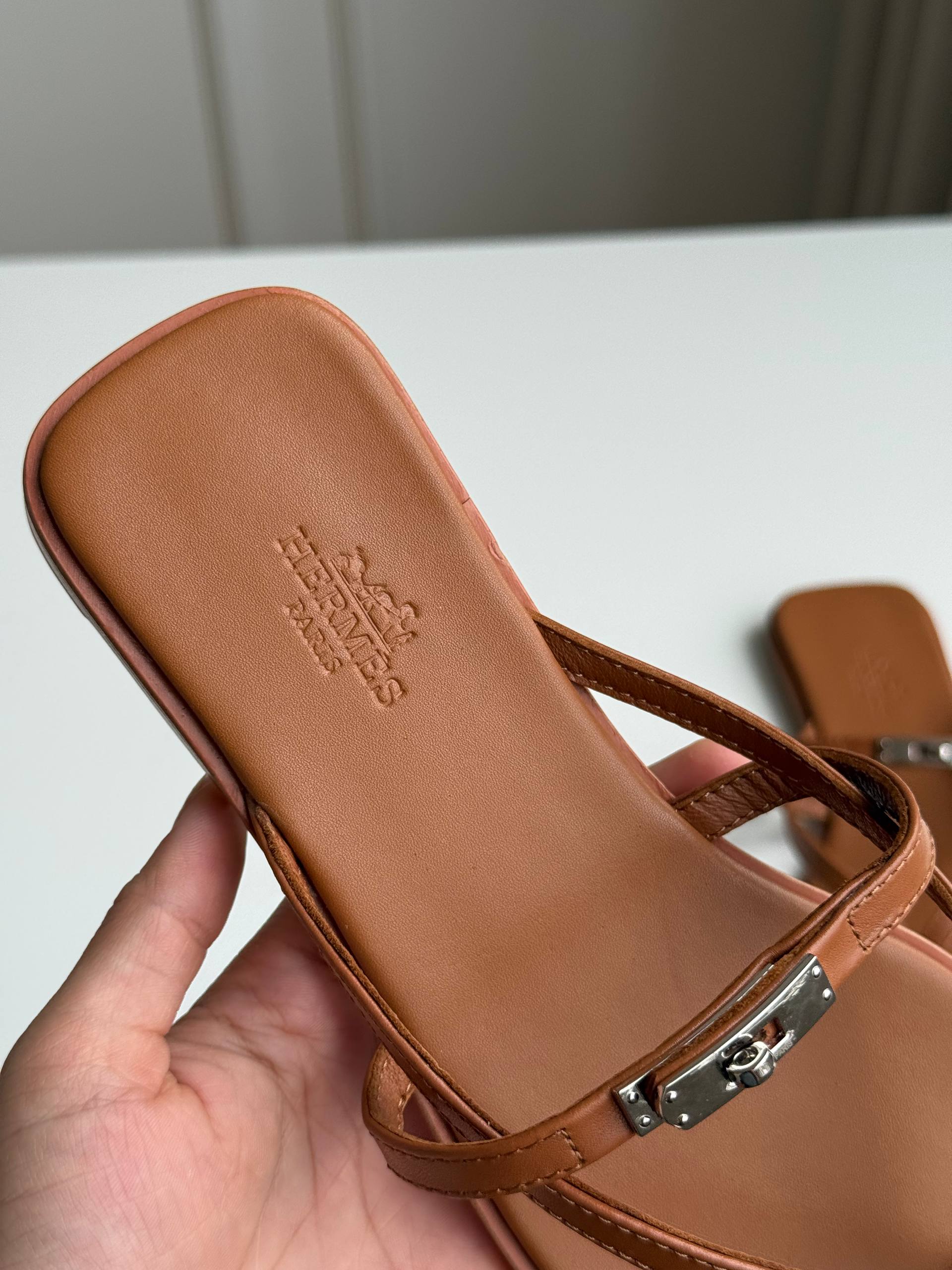 Hermès Kelly Buckle Strap Thong Flat Sandals