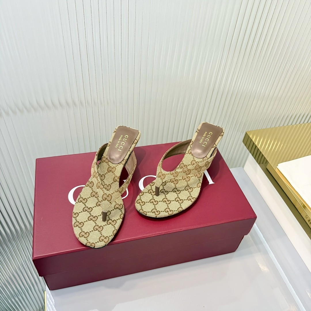 Gucci Vittoria Sandals