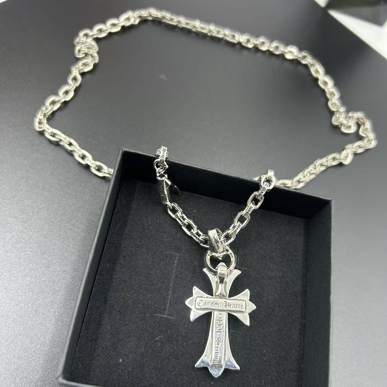 CHROME HEARTS CLASSIC CROSS PENDANT NECKLACE