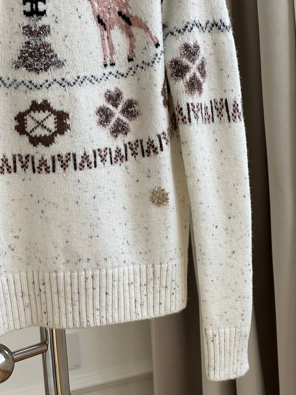 Chanel Off-White Speckled Fair Isle Deer Snowflake CC Jacquard Crew Neck Wool Sweater